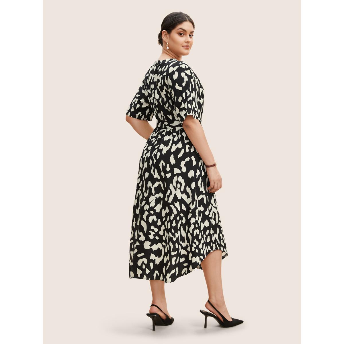 Plus Size Geometric Notched Belted Arc Hem Dress Black Women Work From Home Belted Flat collar with V-notch Half Sleeve Curvy BloomChic 10/M Product Image