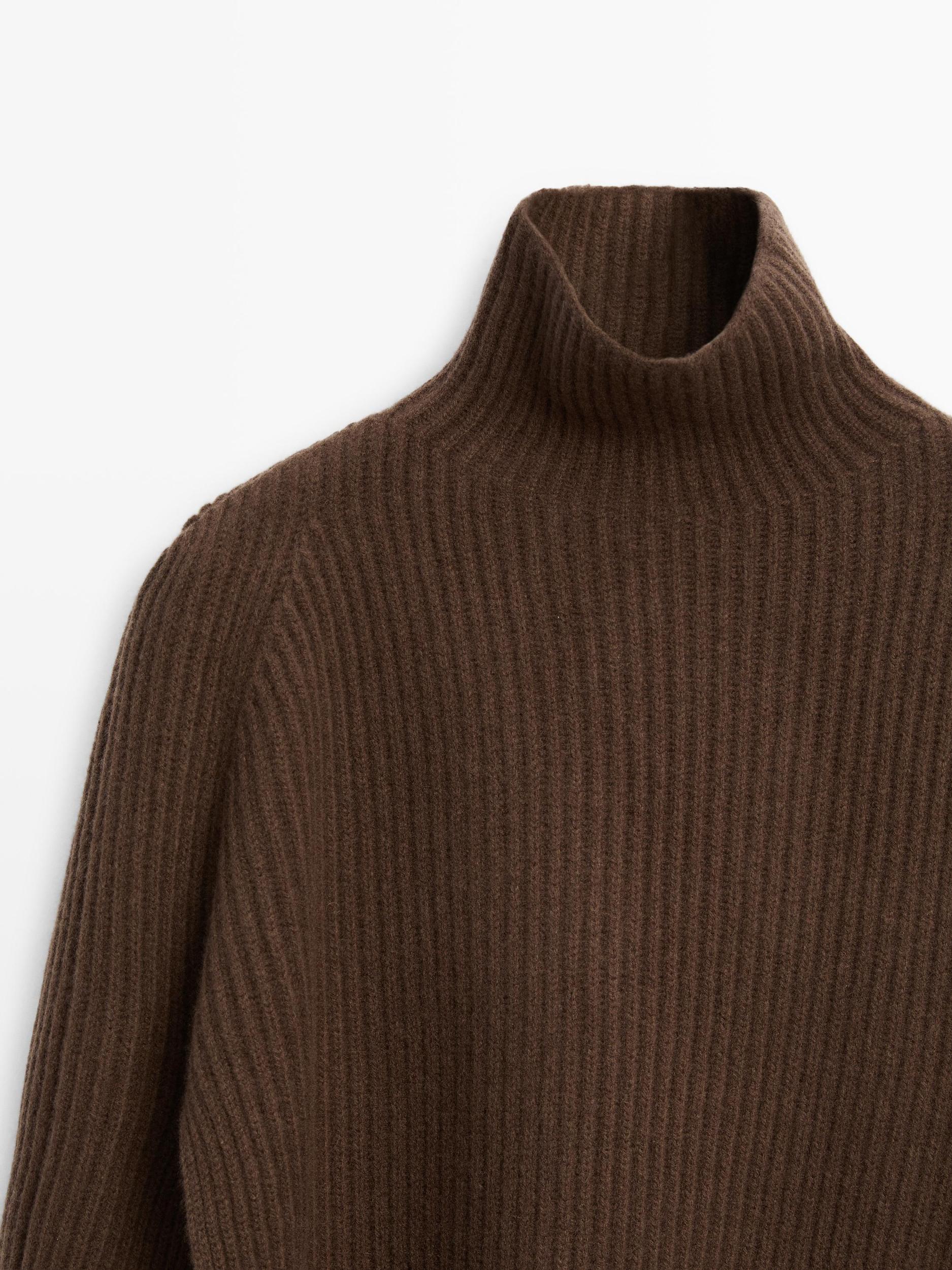 100% wool knitted coat Product Image