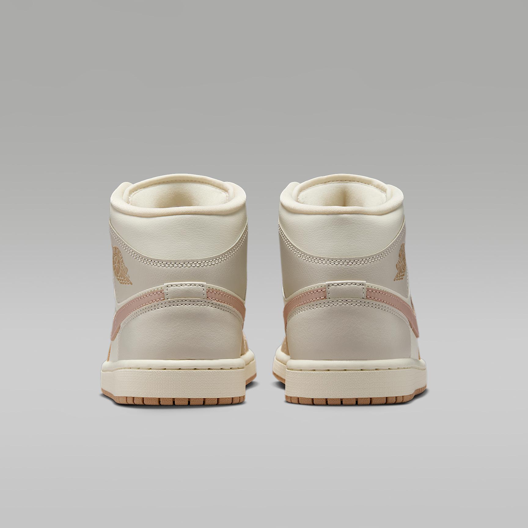 Women's Air Jordan 1 Mid Shoes Product Image