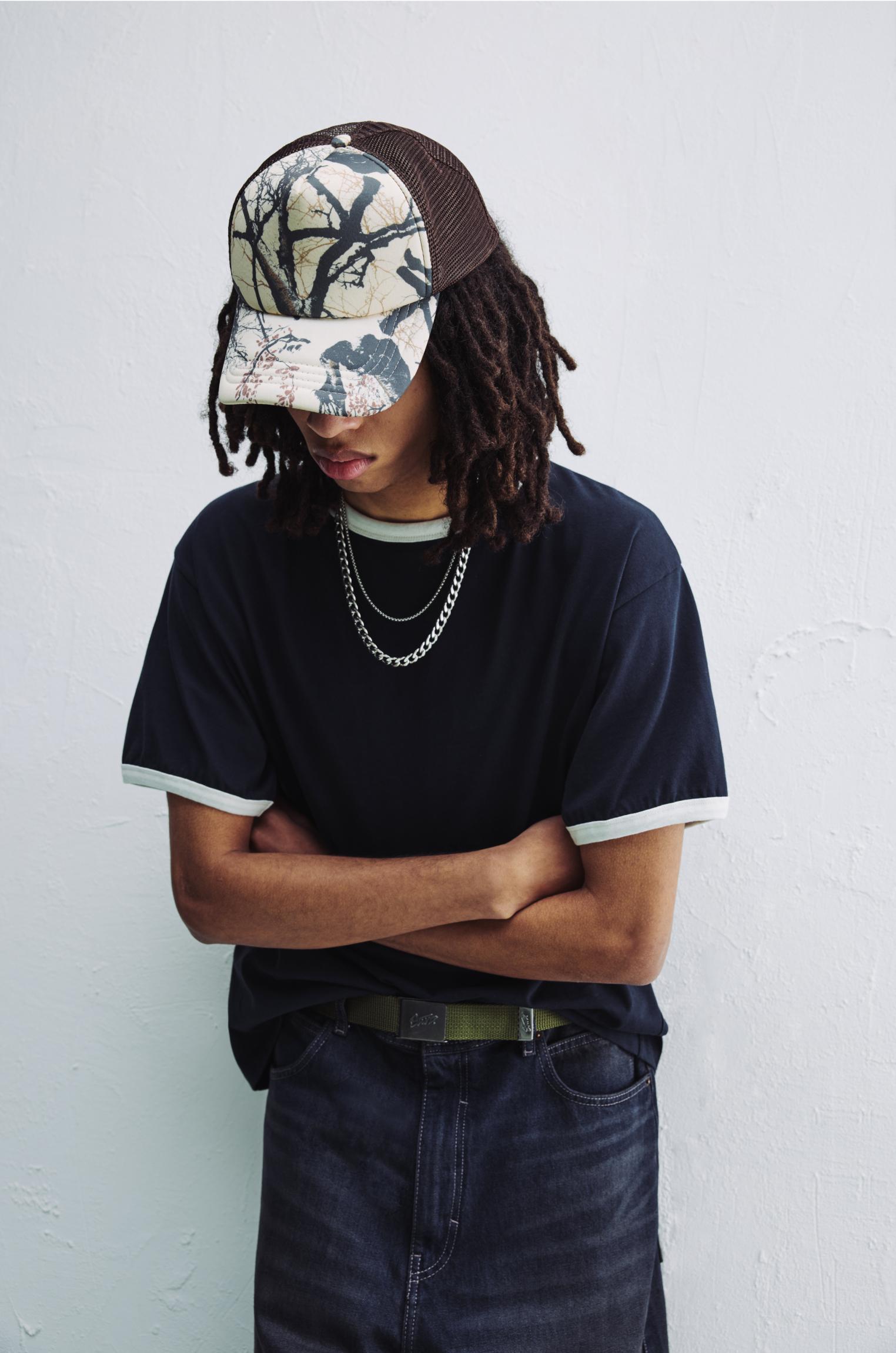 T-shirt with contrast ribbed trims Product Image