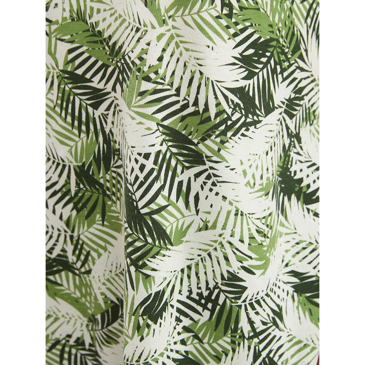 Plus Size Tropical Print V Neck Contrast T-shirt Moss Women Vacation Tropical V-neck Dailywear T-shirts BloomChic 18-20/2X Product Image