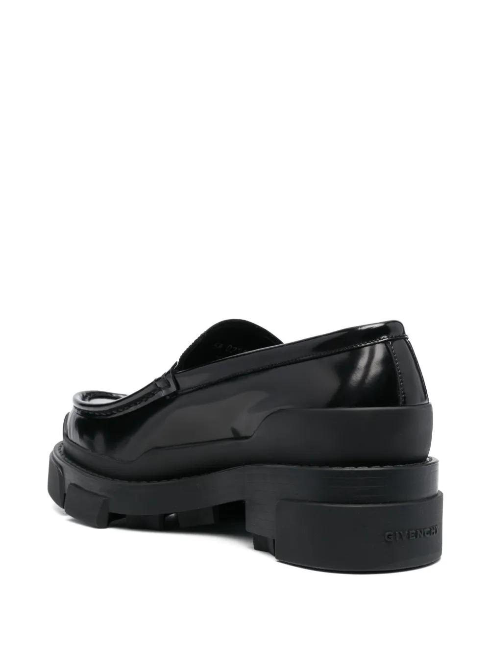 logo-plaque leather loafers Product Image