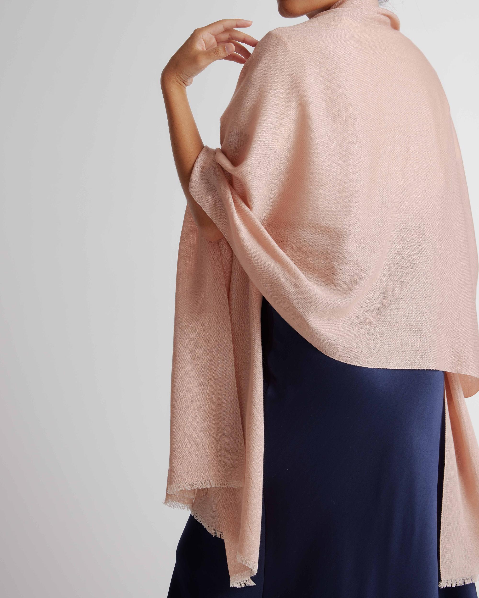 Quince | Women's Featherweight Cashmere Silk Frayed Edge Scarf Product Image