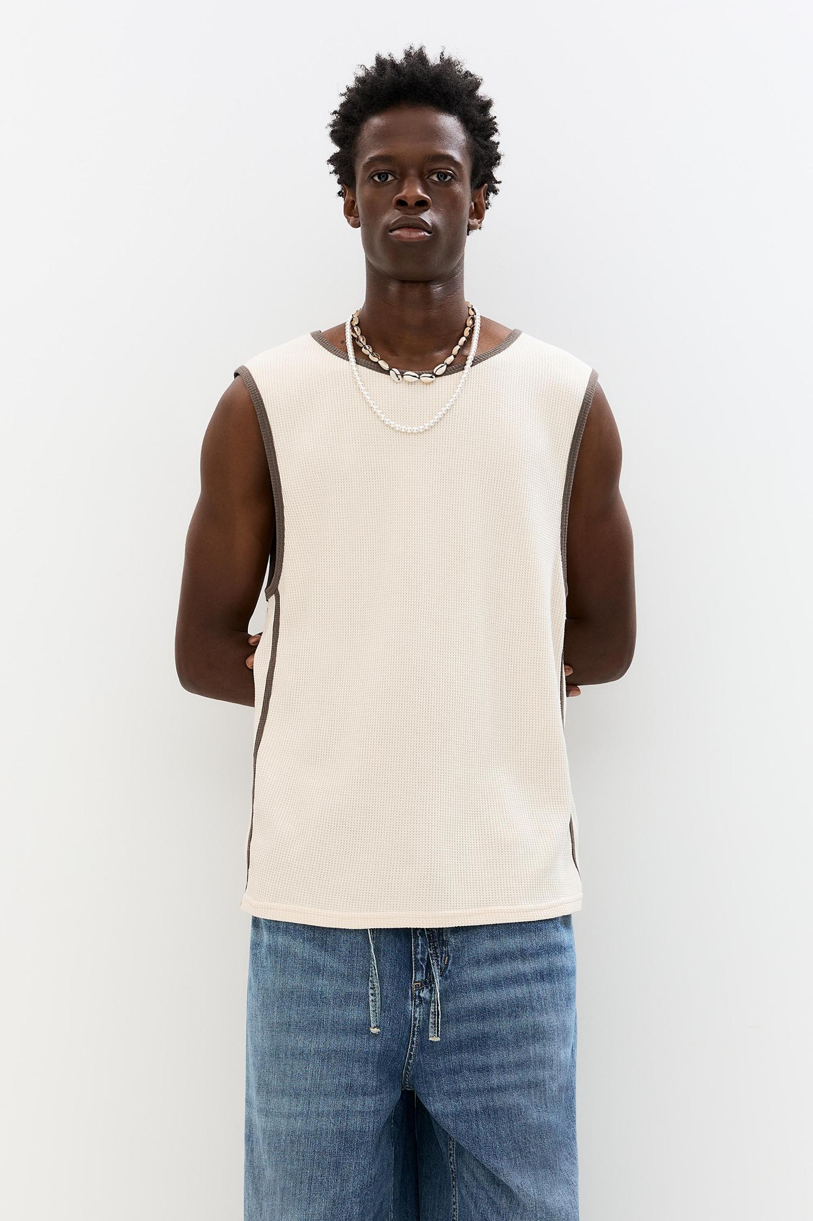 Waffle-texture sleeveless T-shirt Product Image