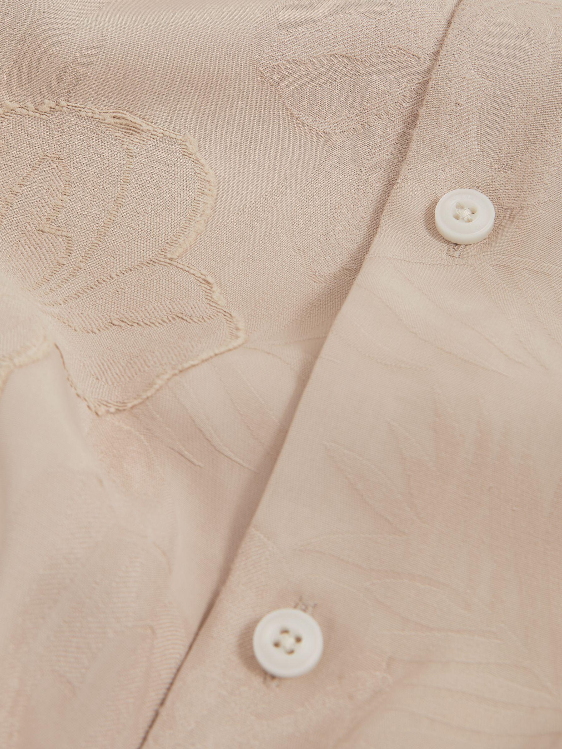 Floral-Jacquard Short-Sleeve Shirt in Oatmeal Product Image