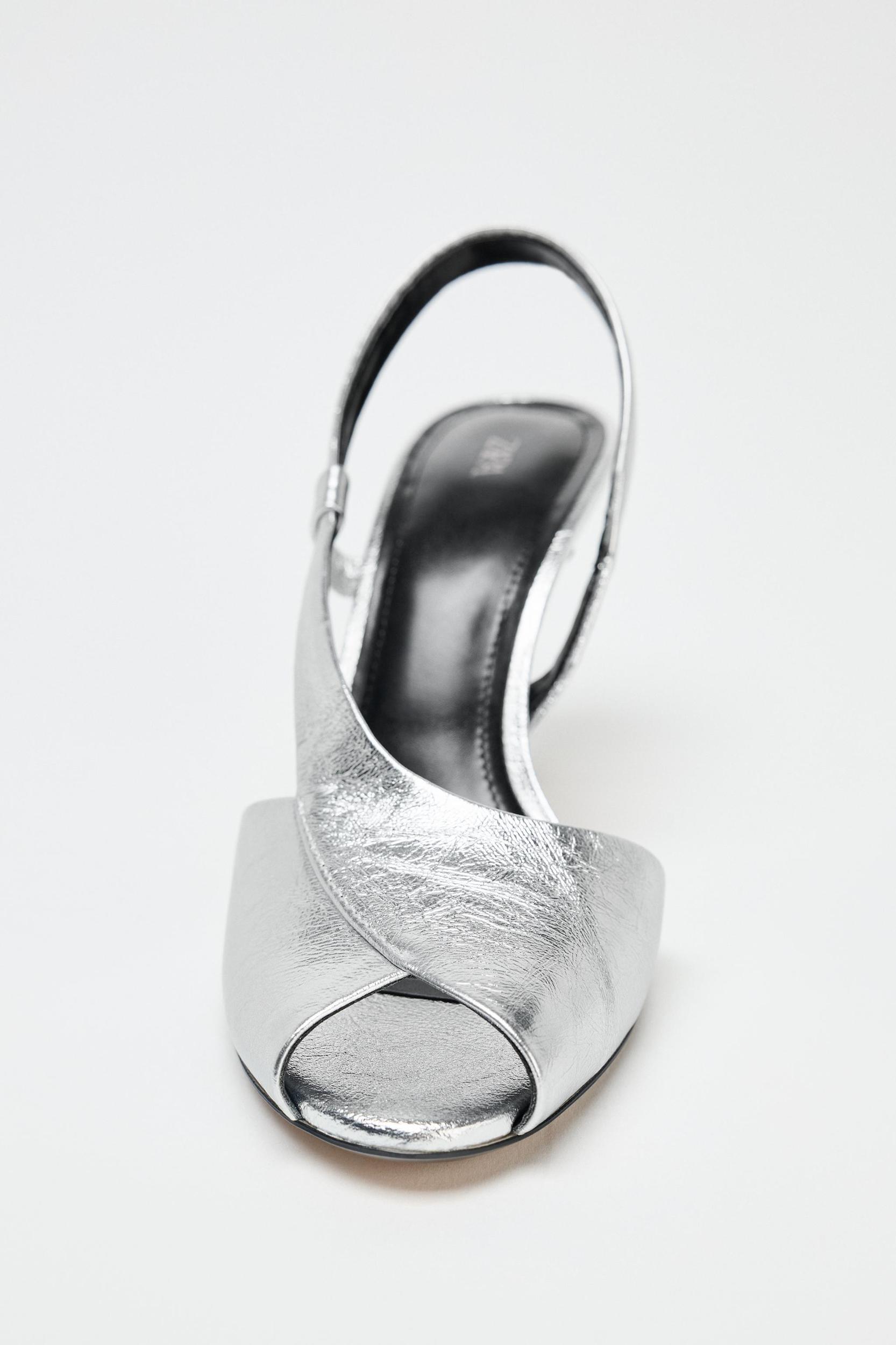 OPEN-TOE LEATHER SANDALS Product Image