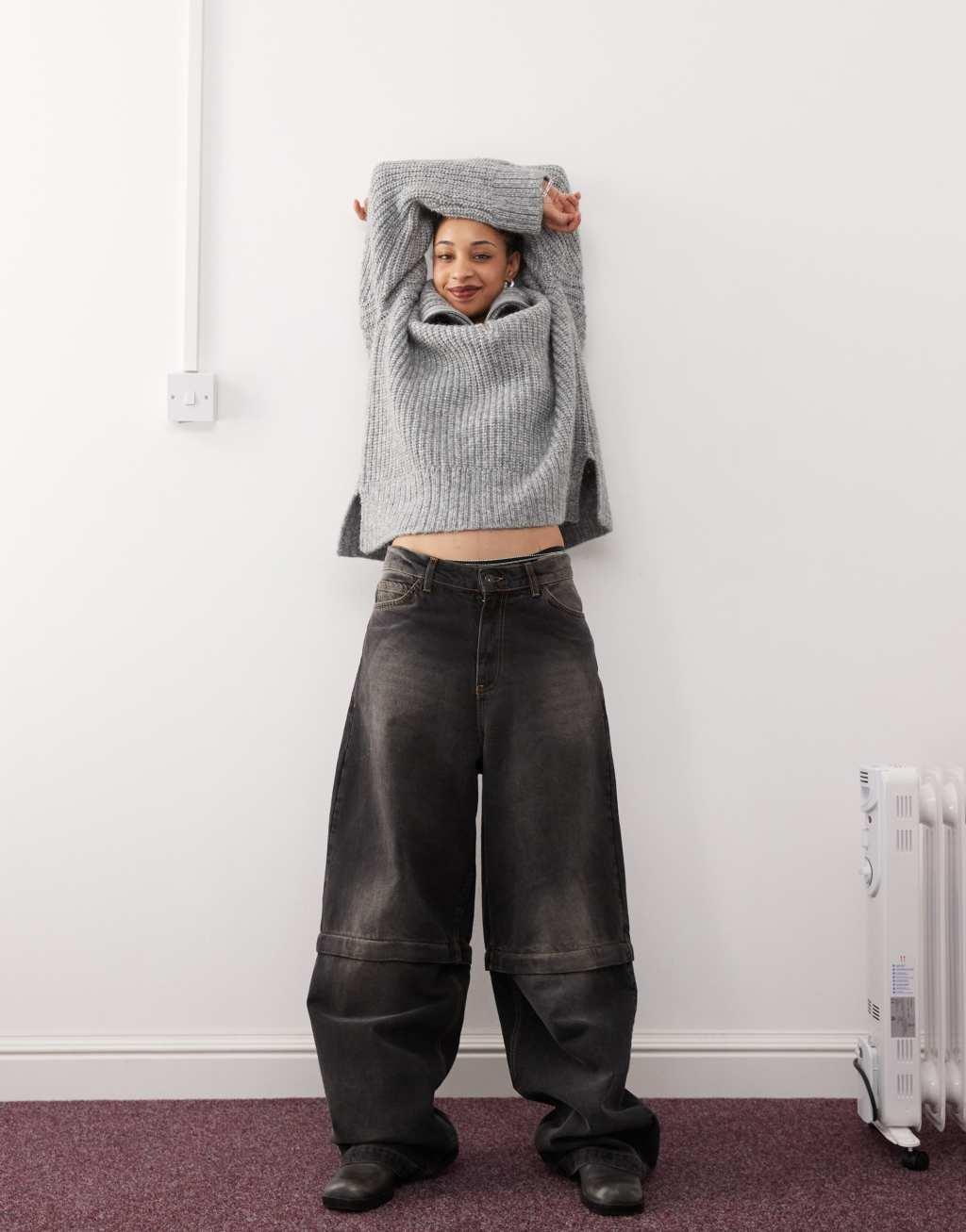 Weekday Cillia half zip extreme collar heavyweight sweater in gray melange Product Image