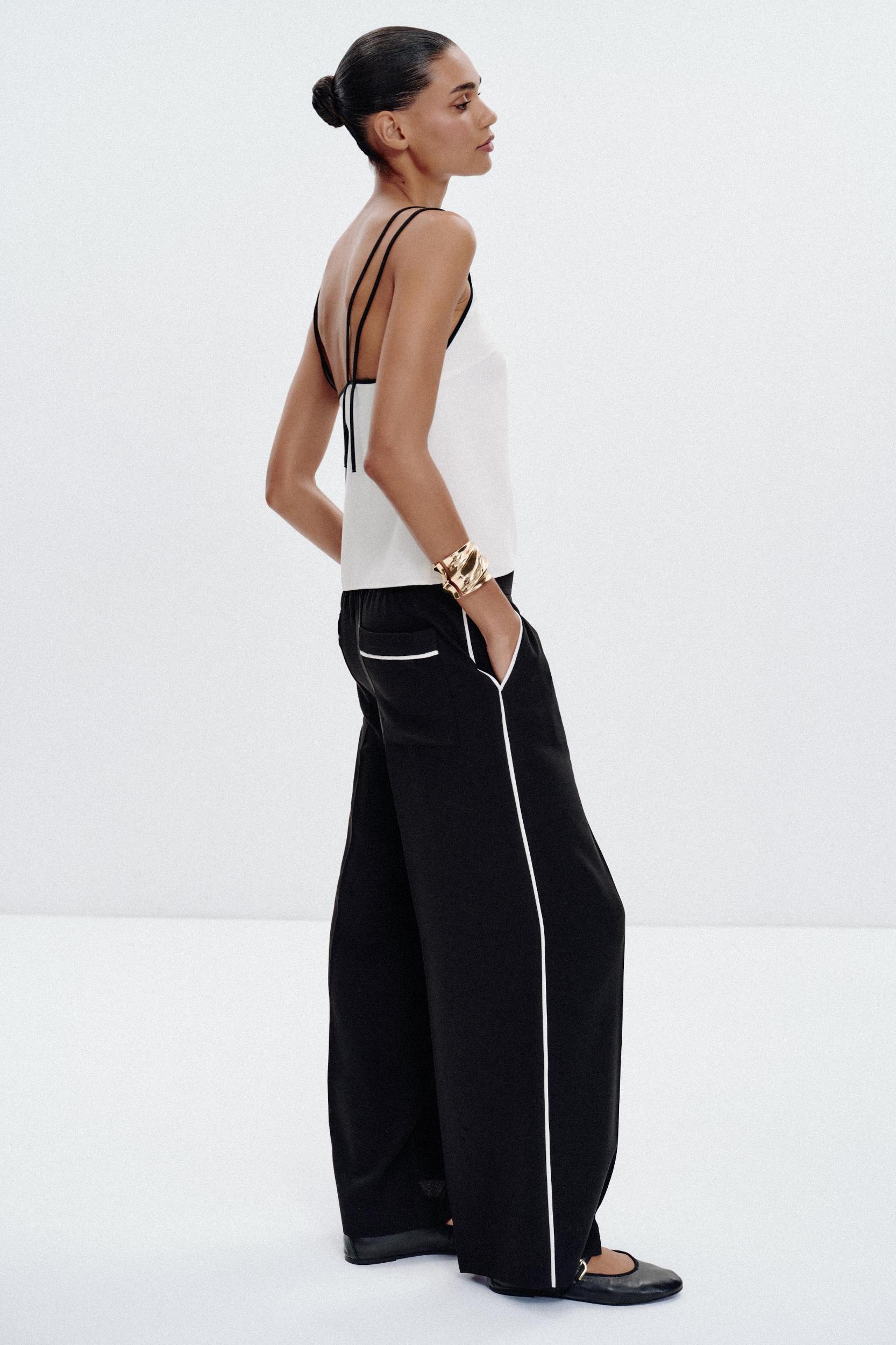 CONTRAST PIPED PANTS Product Image
