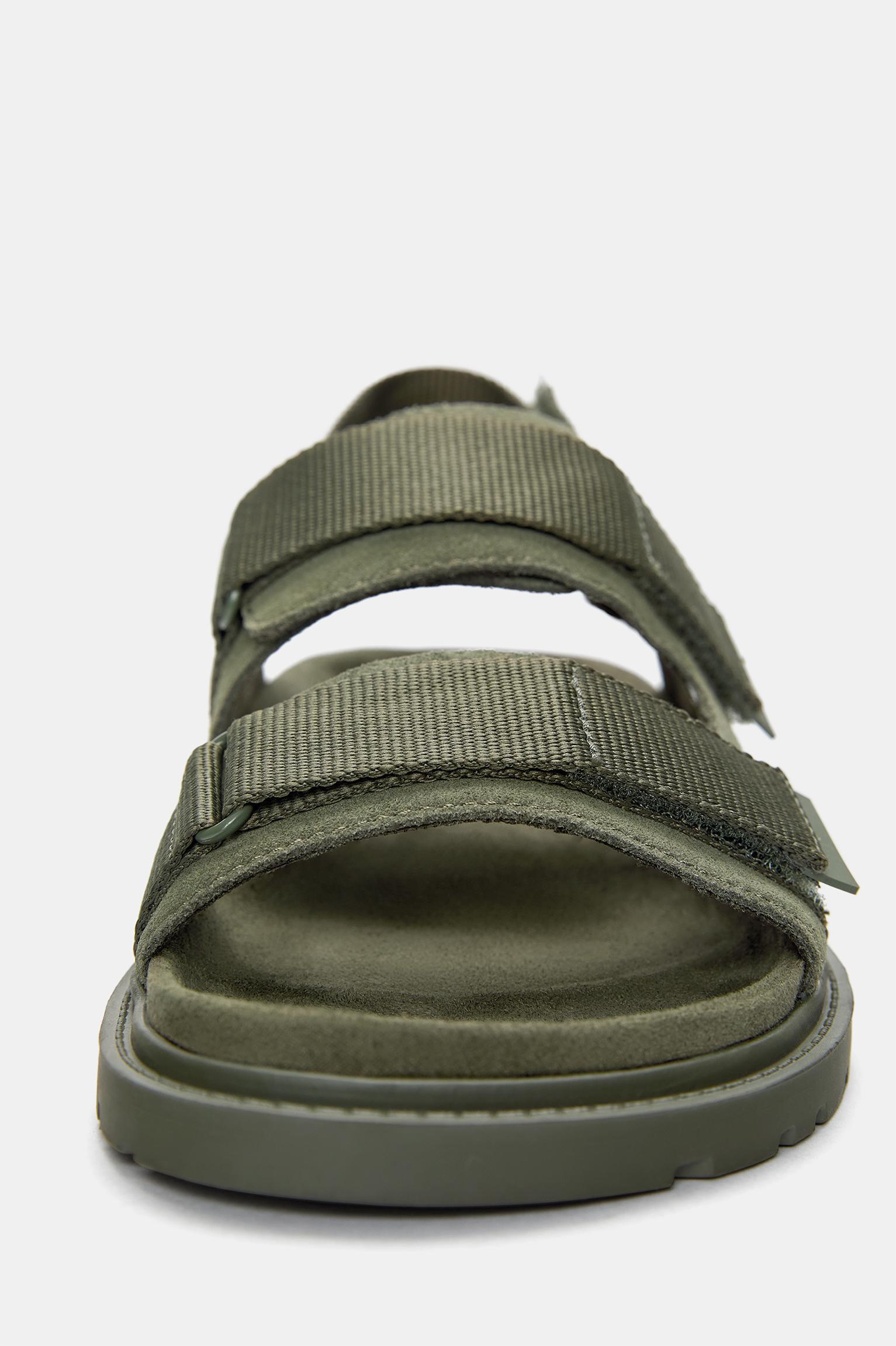 Leather strap sandals Product Image