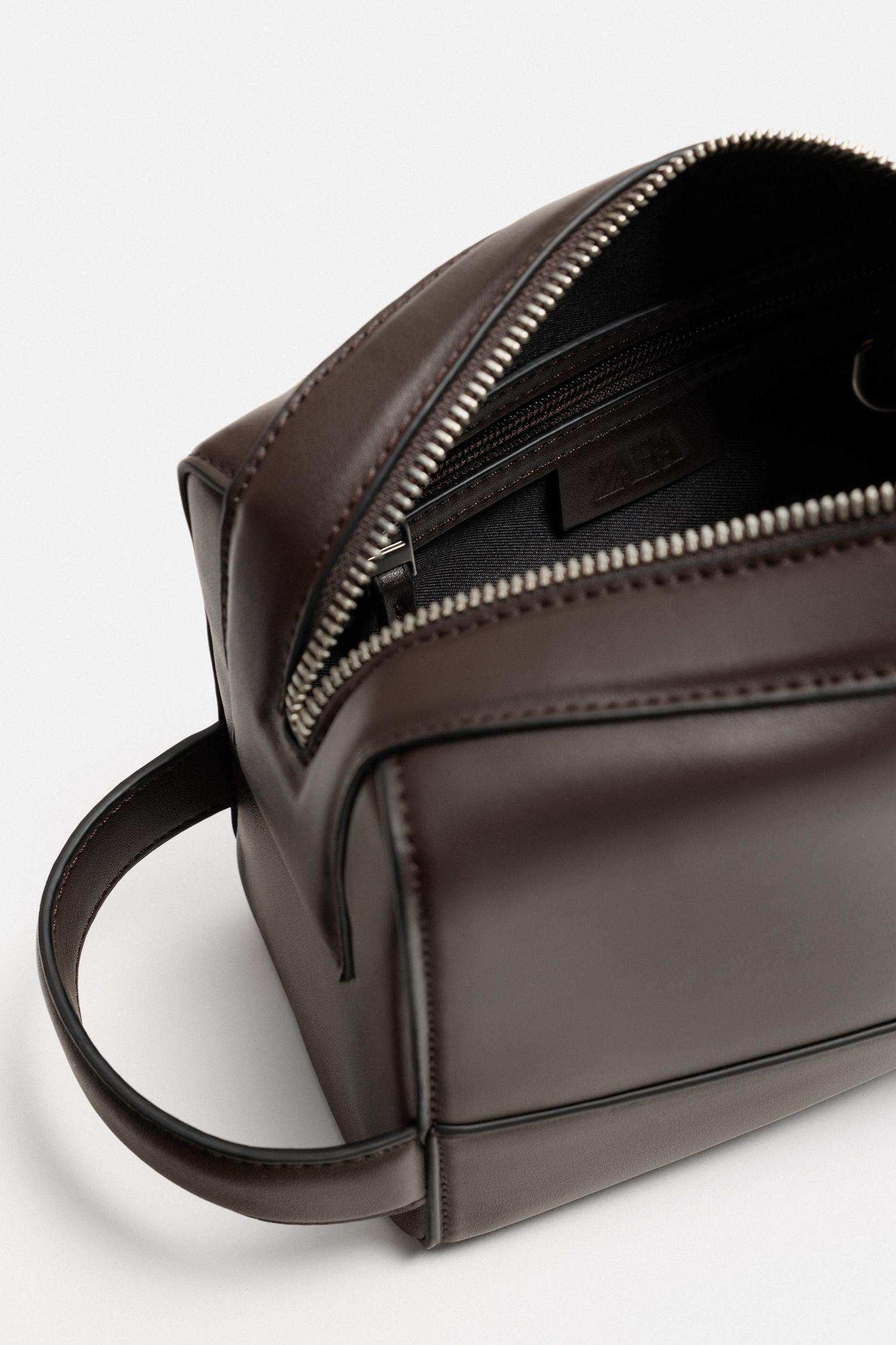 PLAIN TOILETRY BAG Product Image