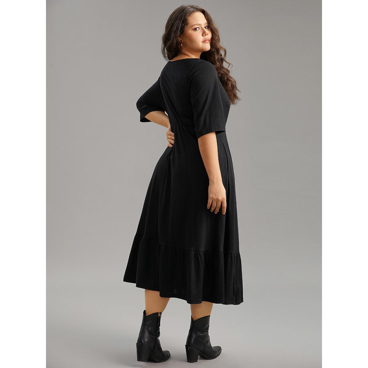 Plus Size Supersoft Essentials Plain Button Detail Crisscross Pocket Dress Black Women Casual Plain Square Neck Half Sleeve Curvy Midi Dress BloomChic 18-20/2X Product Image