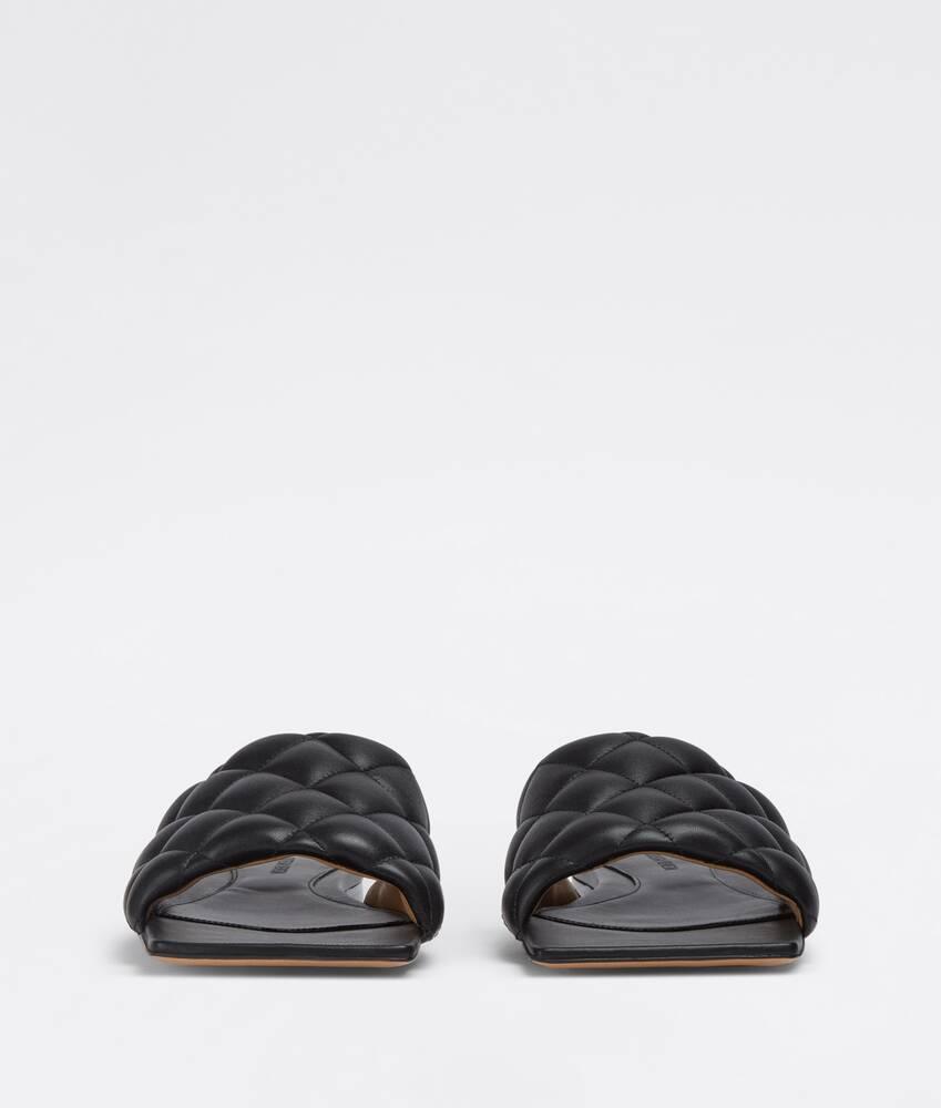 Women's Padded Flat Sandal in Nero Product Image