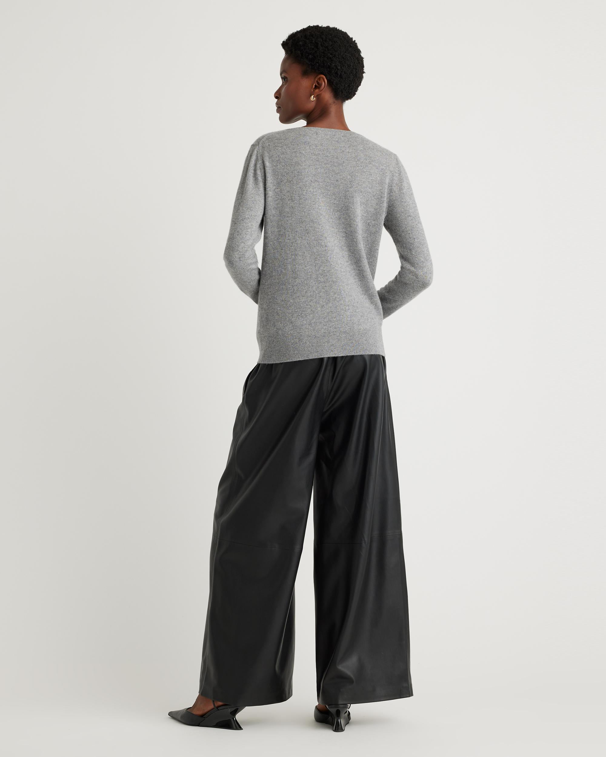 Quince | Women's Mongolian Cashmere V-Neck Sweater Product Image