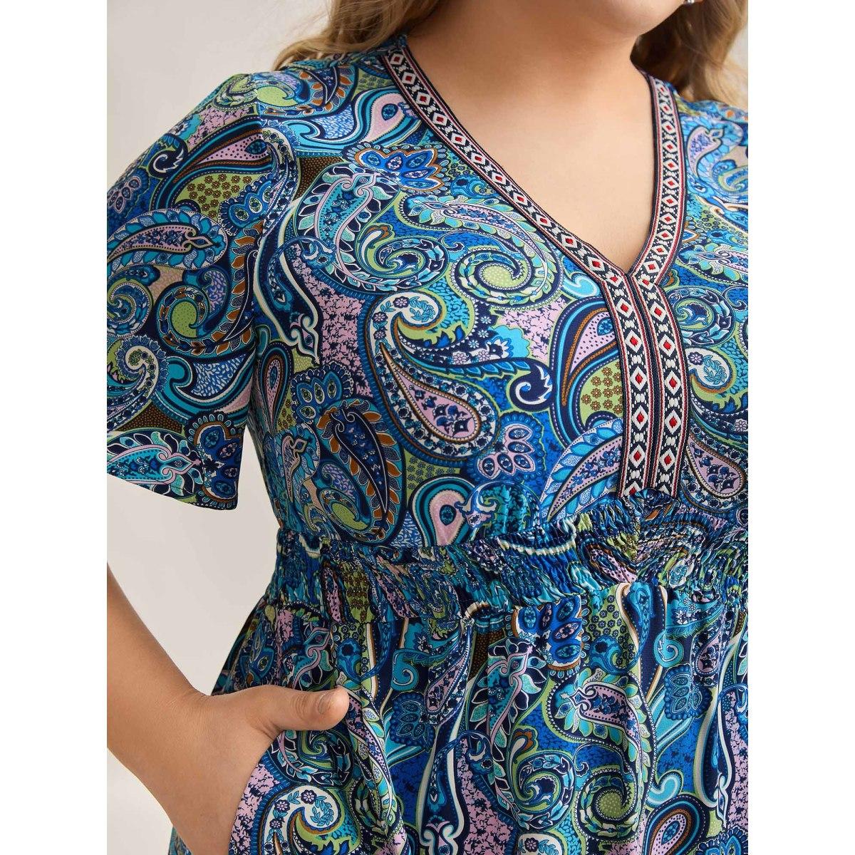 Plus Size Paisley Print Stretchy Waist Pockets Midi Dress Navy Women Resort Woven ribbon&lace trim V-neck Short sleeve Curvy BloomChic 18-20/2X Product Image