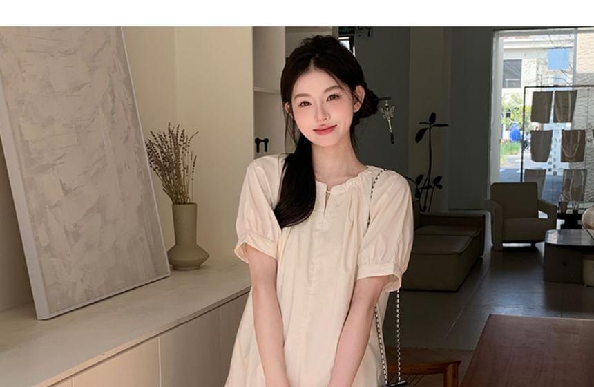 Maternity Short-Sleeve Round Neck Plain Lace Panel Midi A-Line Dress Product Image