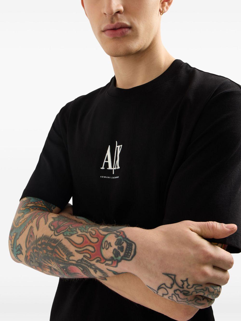 logo-embroidered T-shirt Product Image