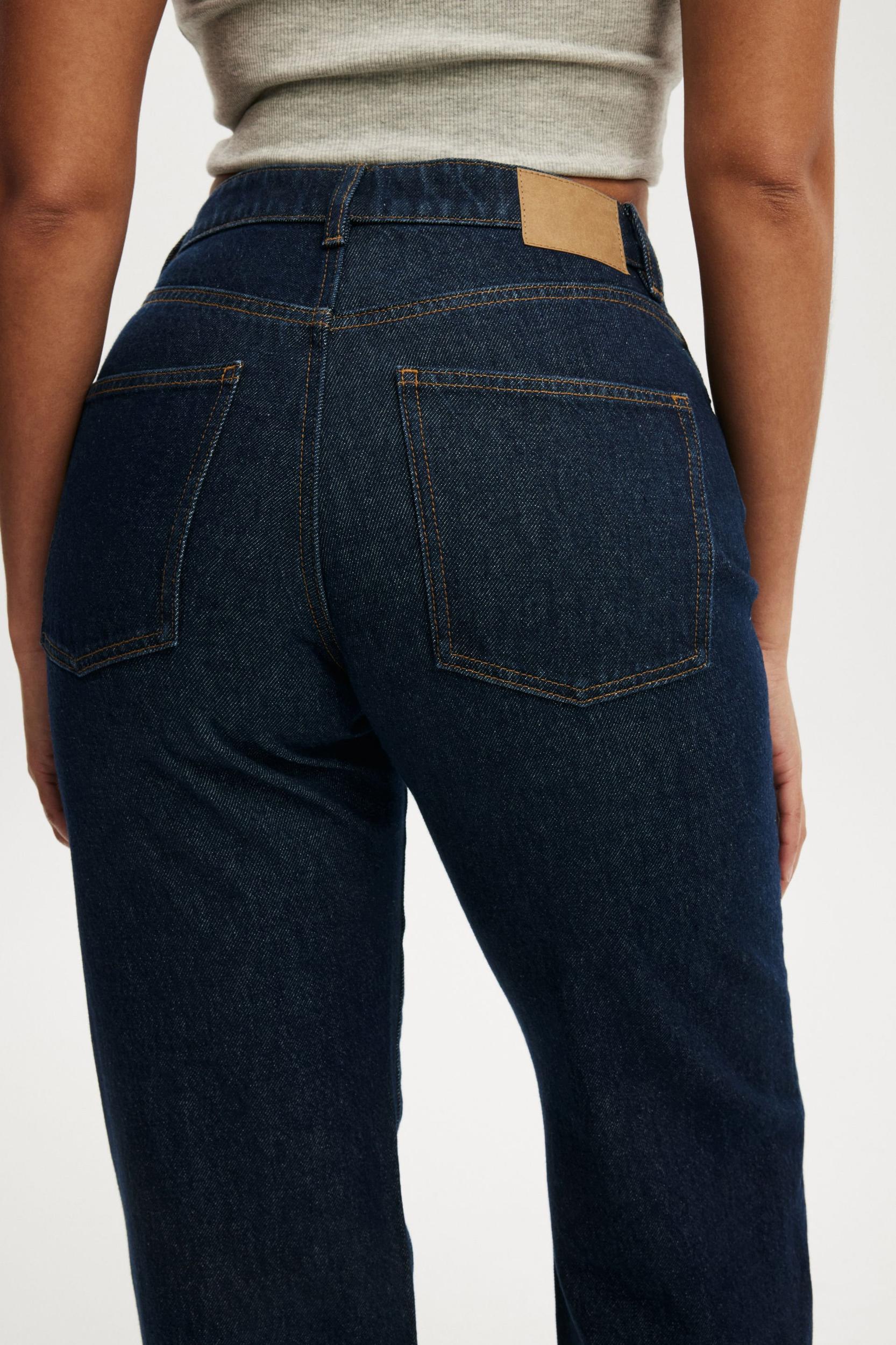 Curvy 91 Straight Jean Product Image