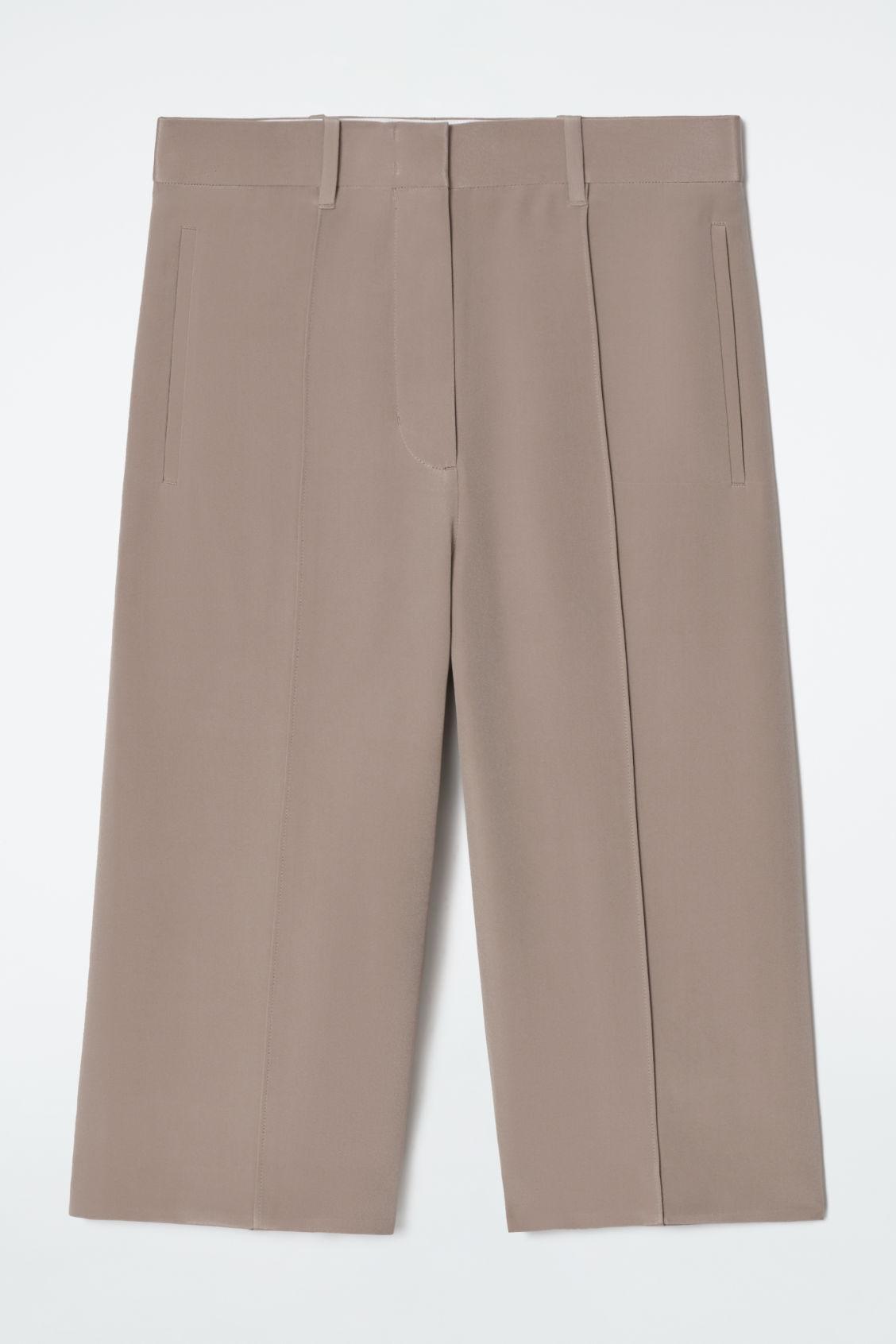 TAILORED SILK SHORTS Product Image