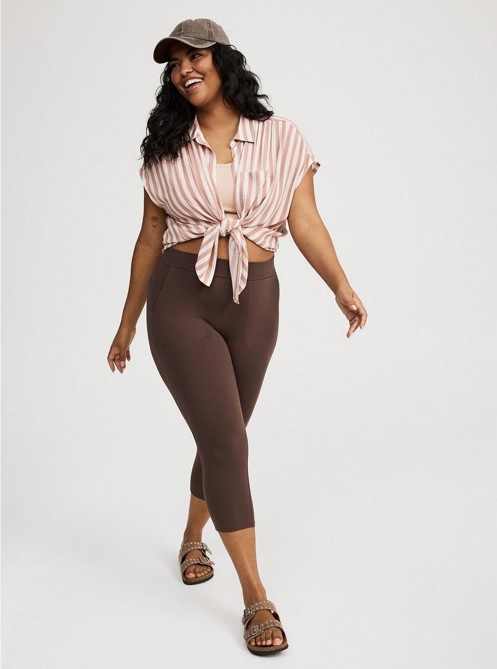 Capri Pocket Legging Product Image