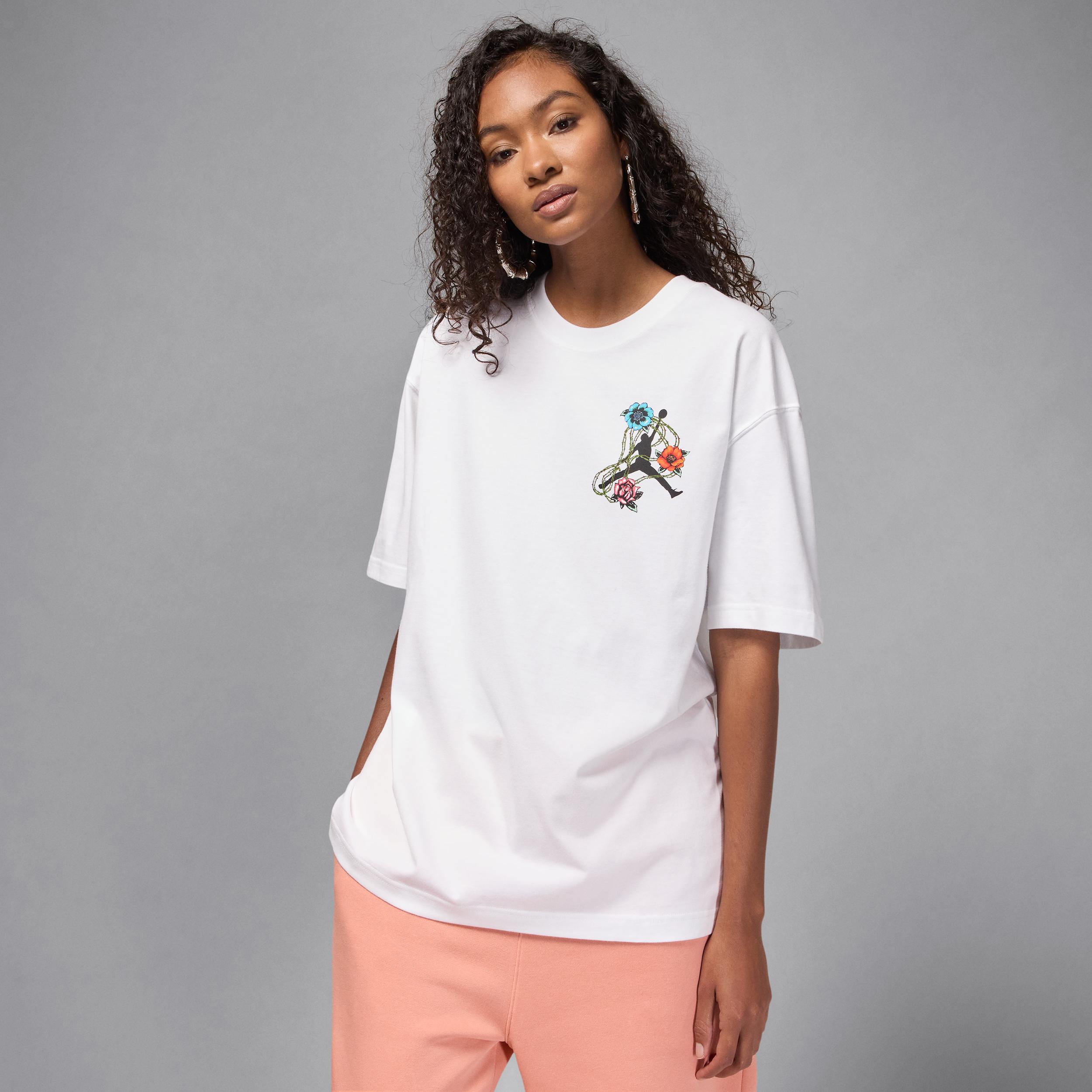 Women's Jordan Flight Oversized Graphic T-Shirt Product Image