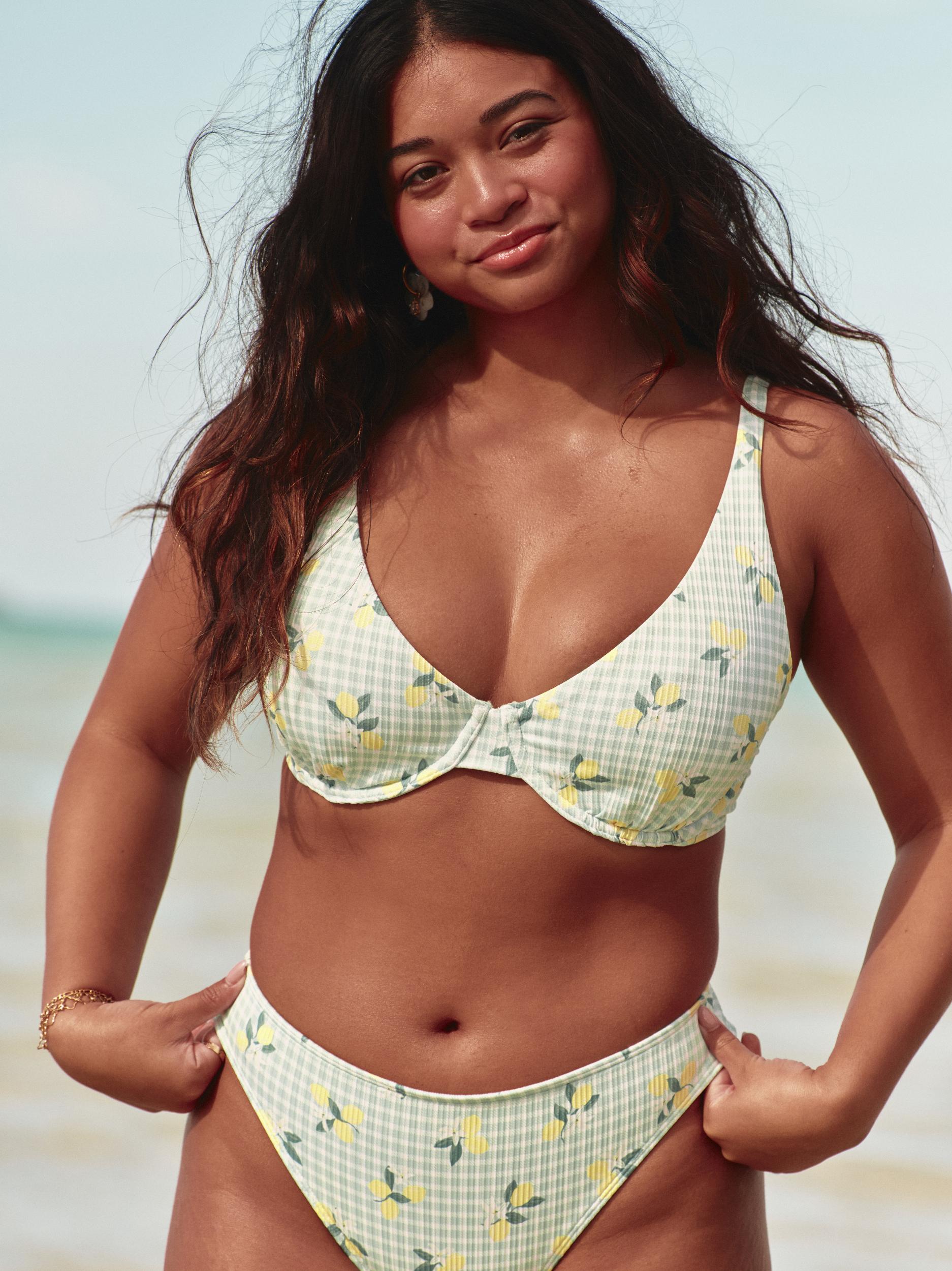 Curvy High Apex Ribbed Underwire Bikini Top Product Image