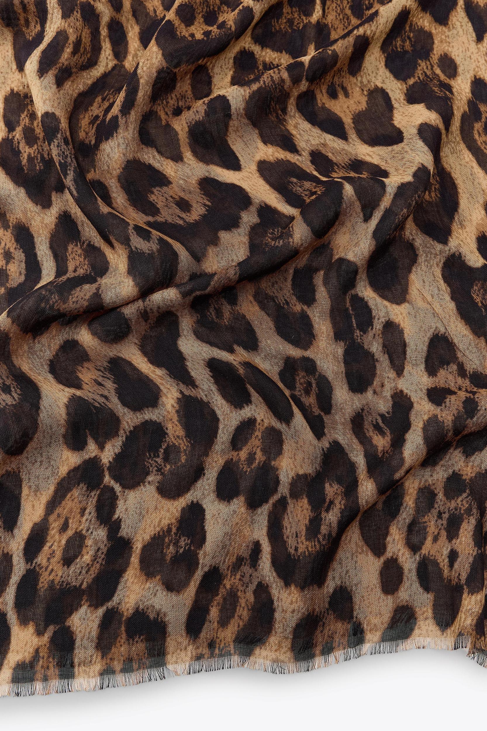 ANIMAL PRINT MODAL SCARF Product Image