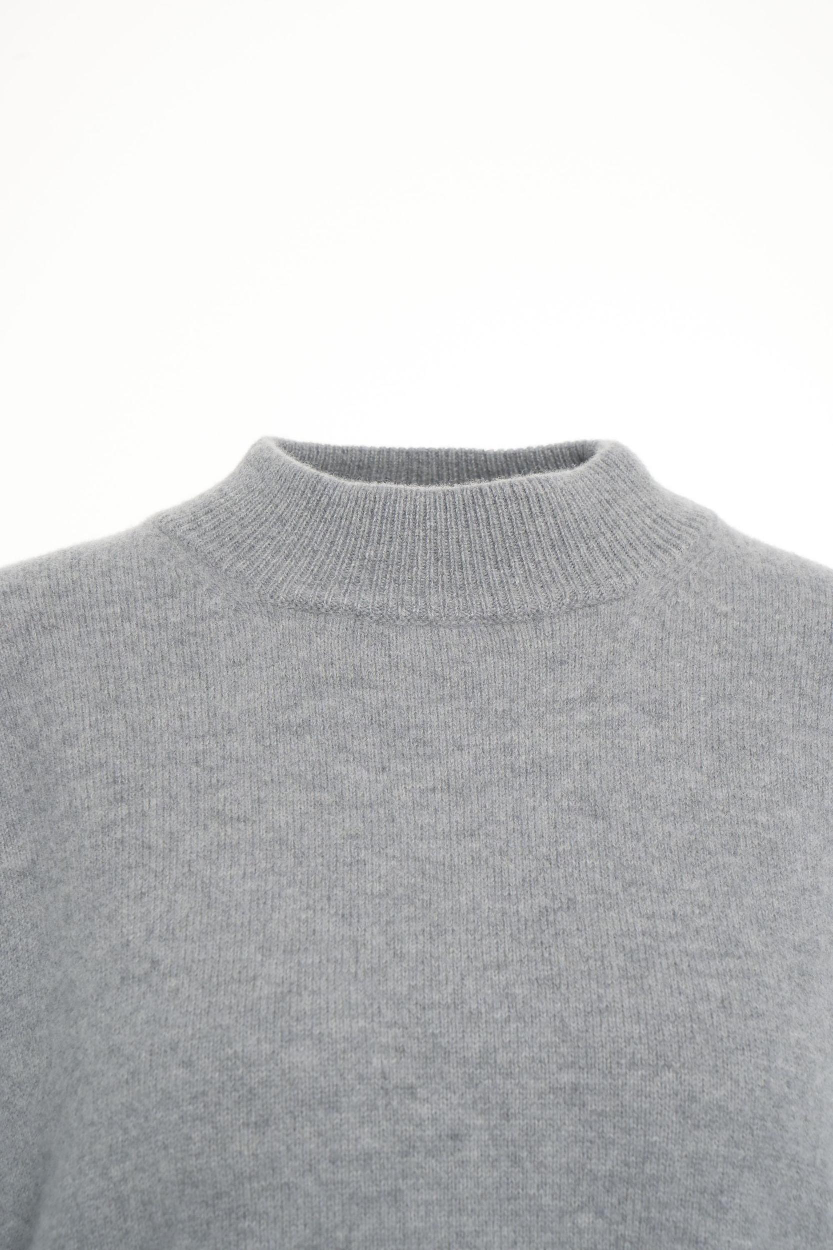 Wool mock neck sweater Product Image