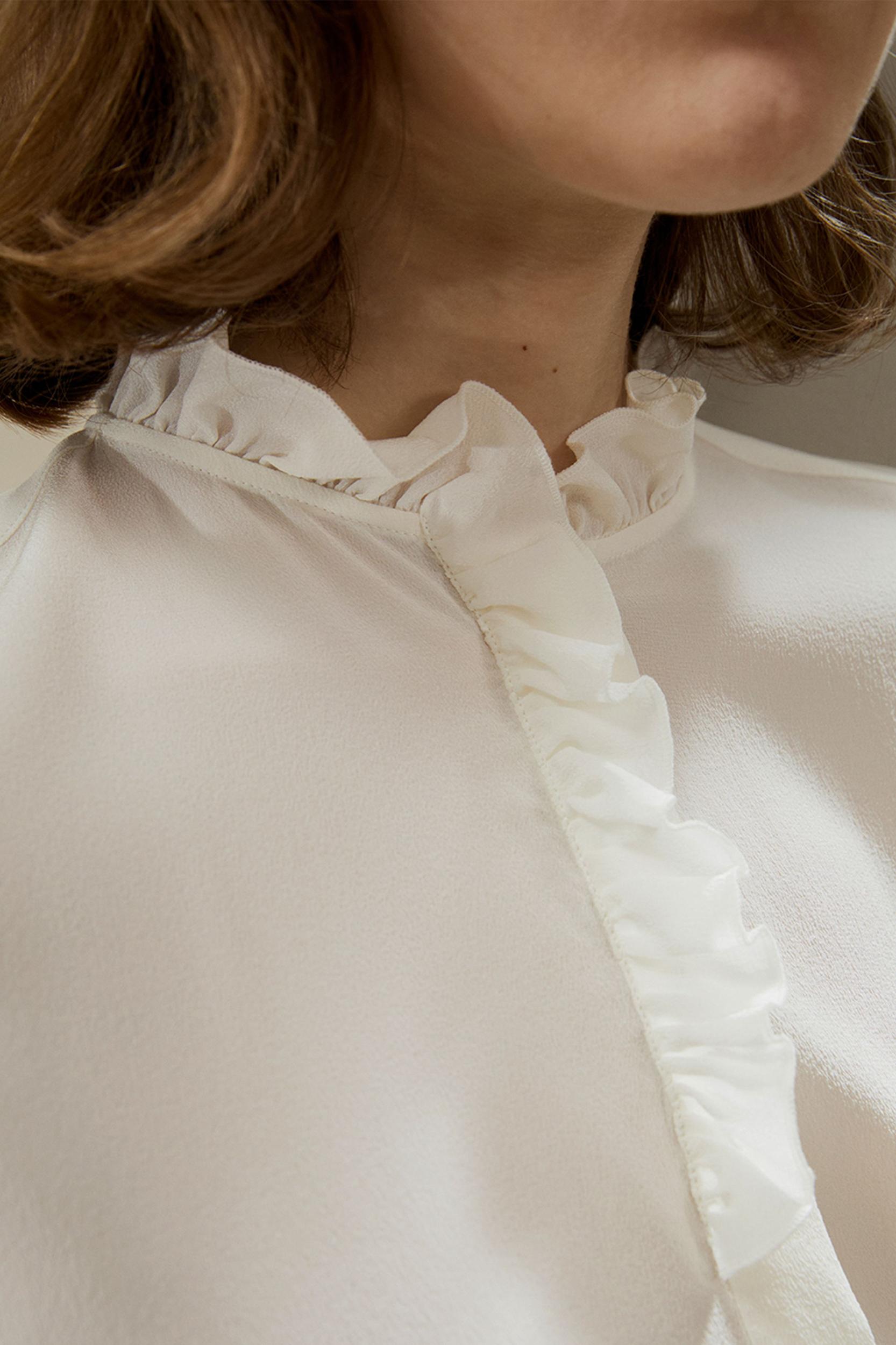 Crêpe de Chine Blouse with Ruffle Edge Product Image