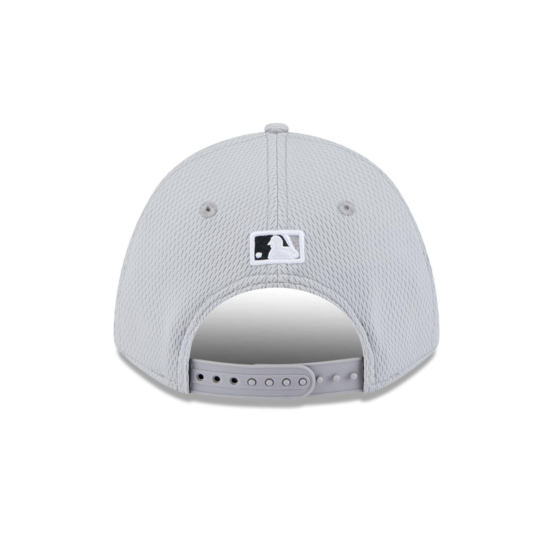 Chicago White Sox 2025 Clubhouse Gray 9FORTY M-Crown Snapback Hat Male Product Image