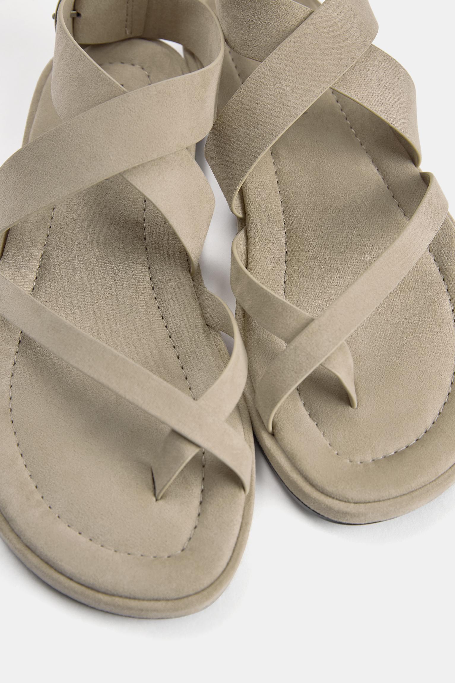 Flat strappy sandals Product Image