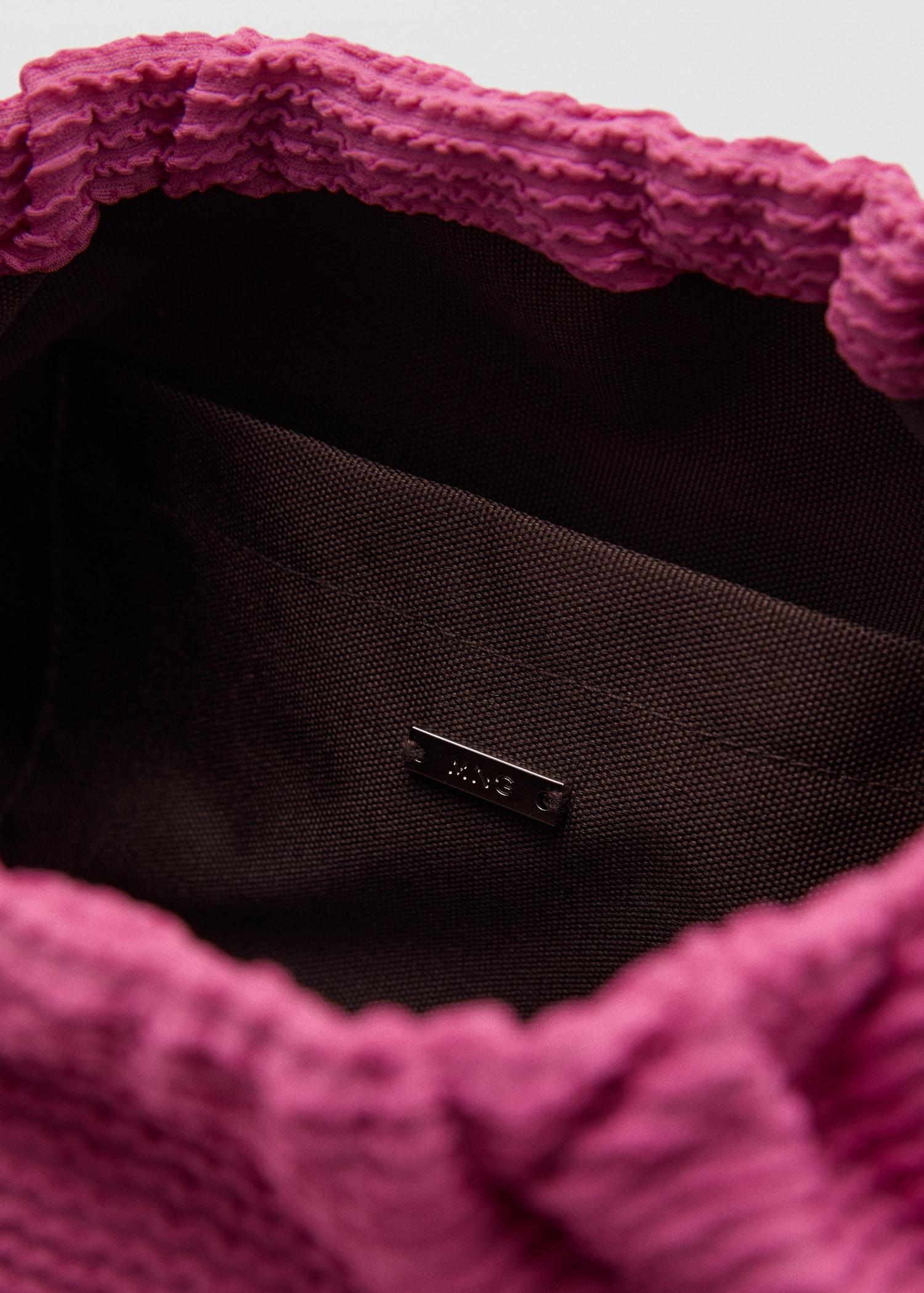 Ribbed toiletry bag - Women | MANGO USA Product Image