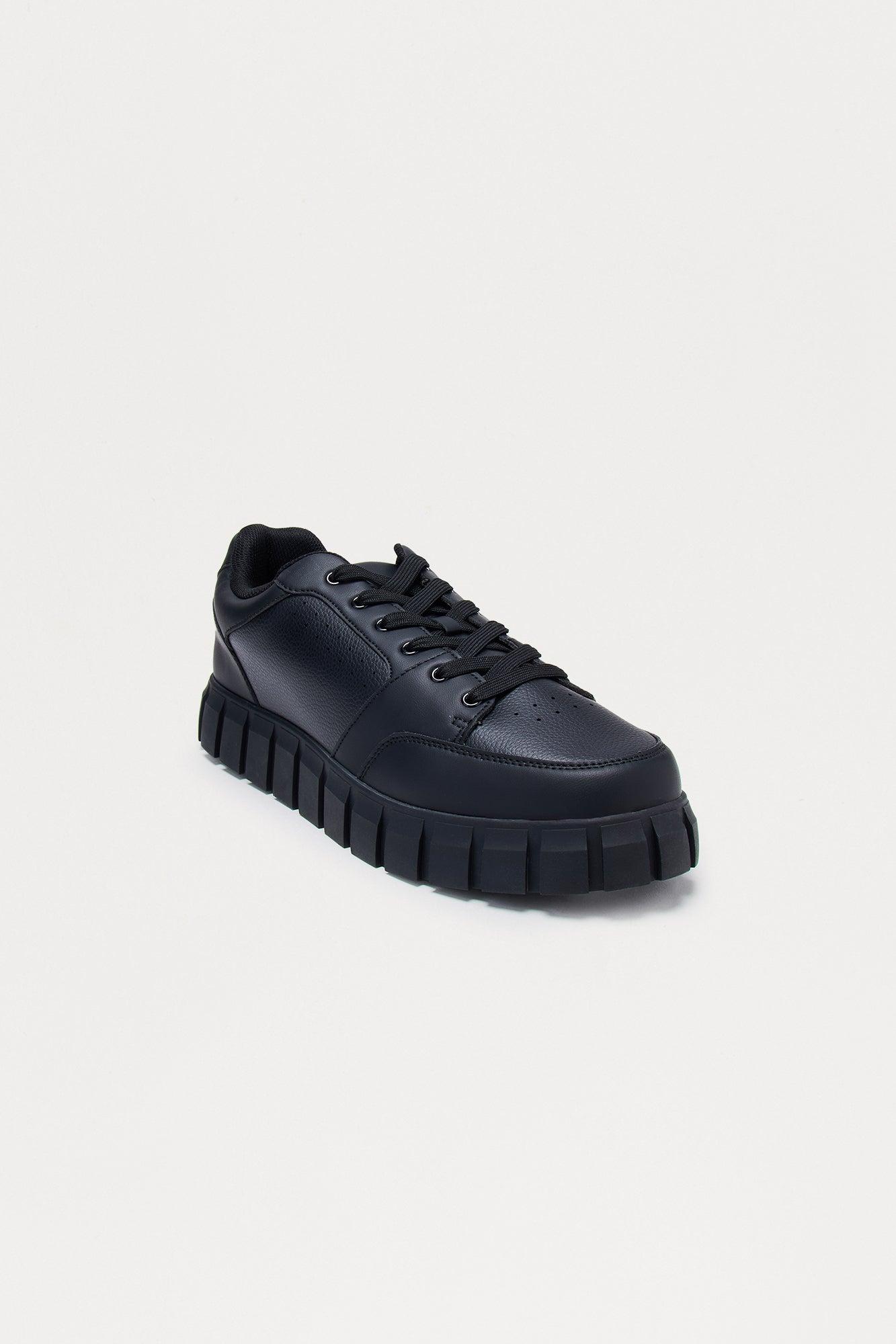 Casual Edge Chunky Low Sneaker - Black Product Image