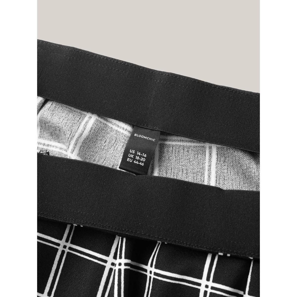 Plus Size Plaid Pattern Stretchy Waist Wide-Leg Pants Women Black At the Office Wide Leg Mid Rise Work Pants BloomChic 22-24/3X Product Image