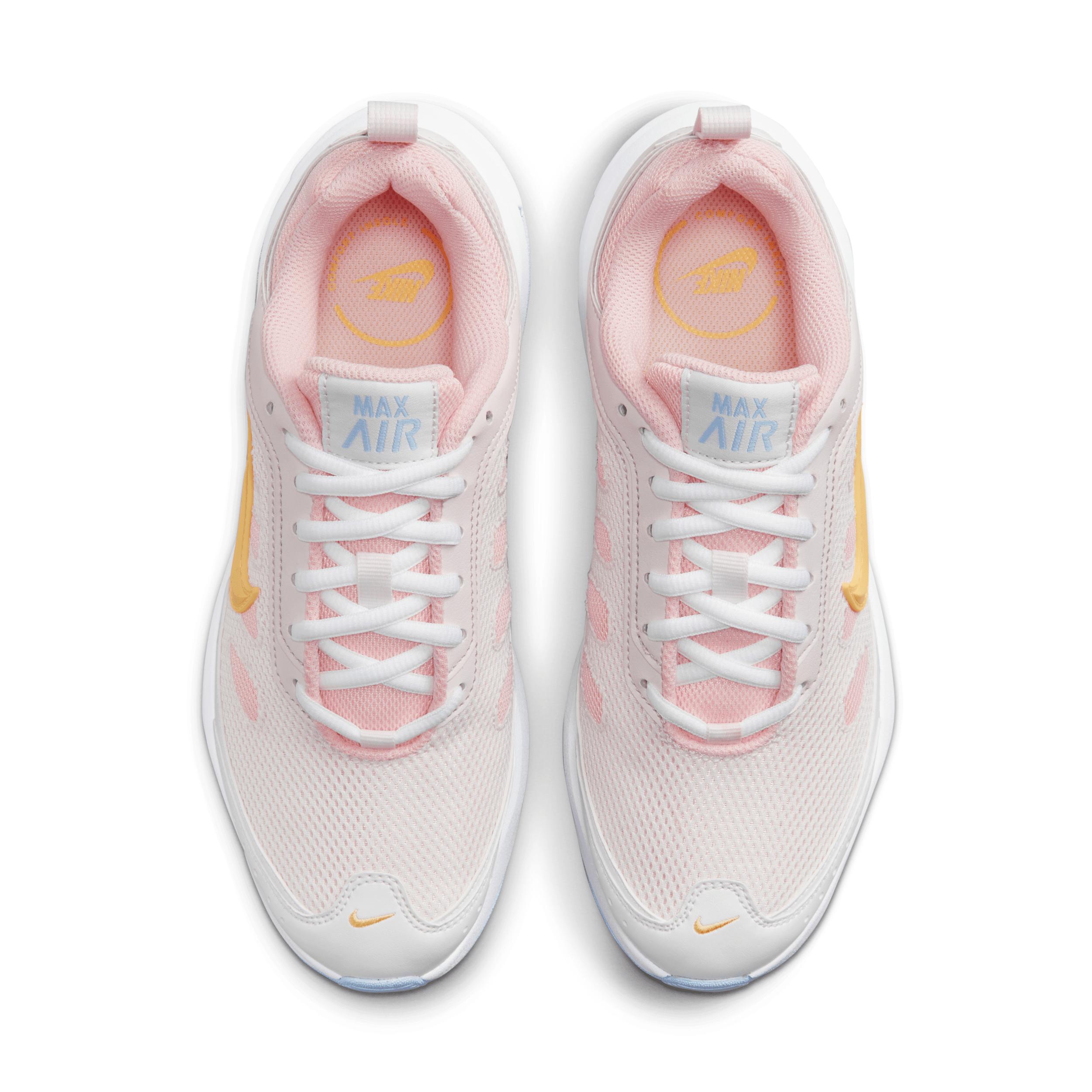 Nike Women's Air Max AP Shoes Product Image