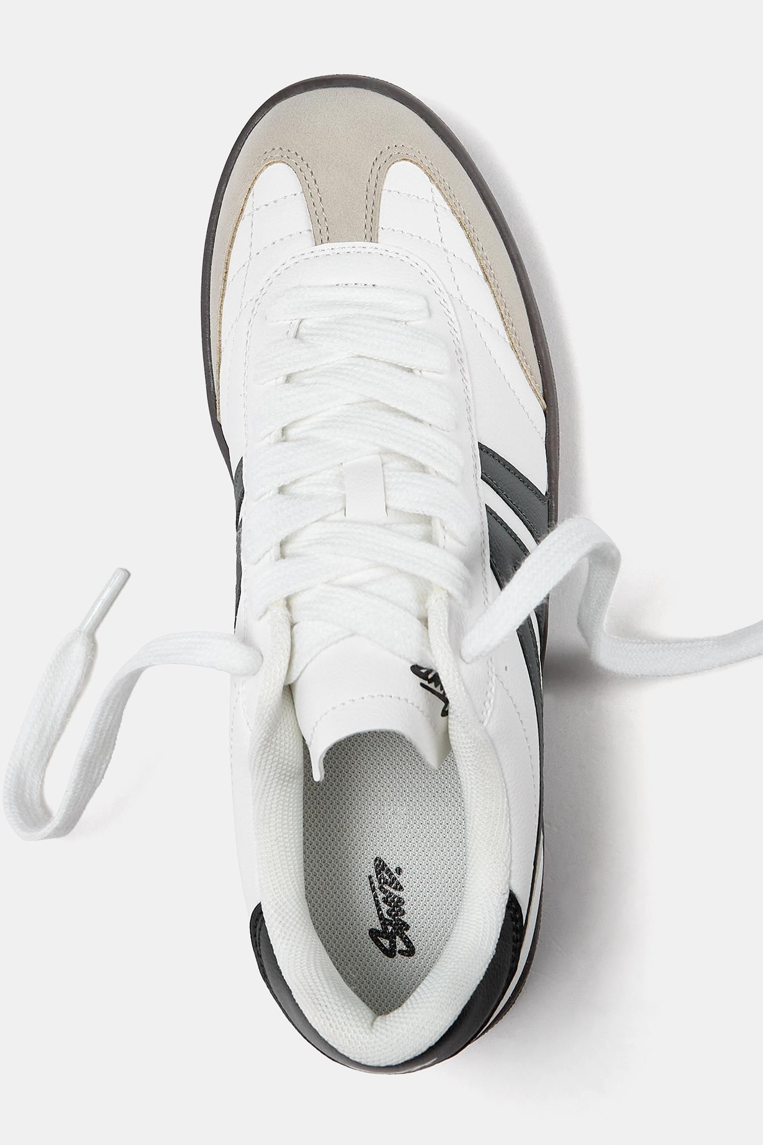 Retro sneakers Product Image