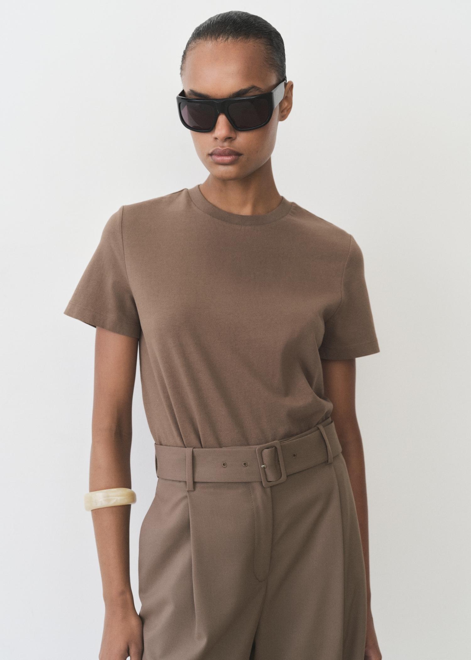 Short-sleeved cotton t-shirt - Women | MANGO USA Product Image