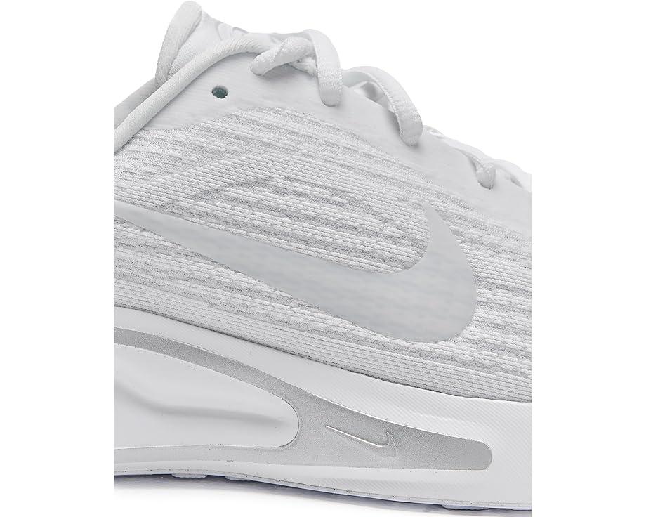 Women's Nike Journey Run Product Image