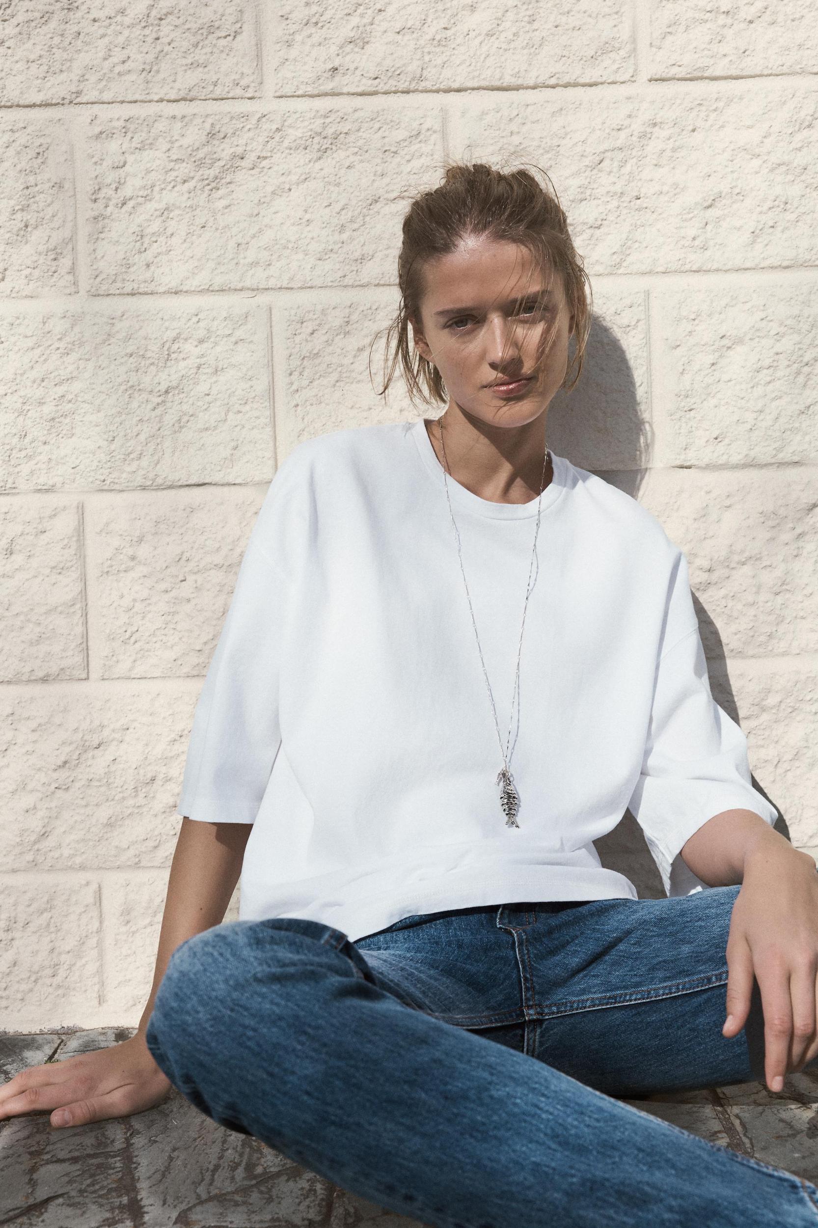 LOOSE FIT T-SHIRT Product Image