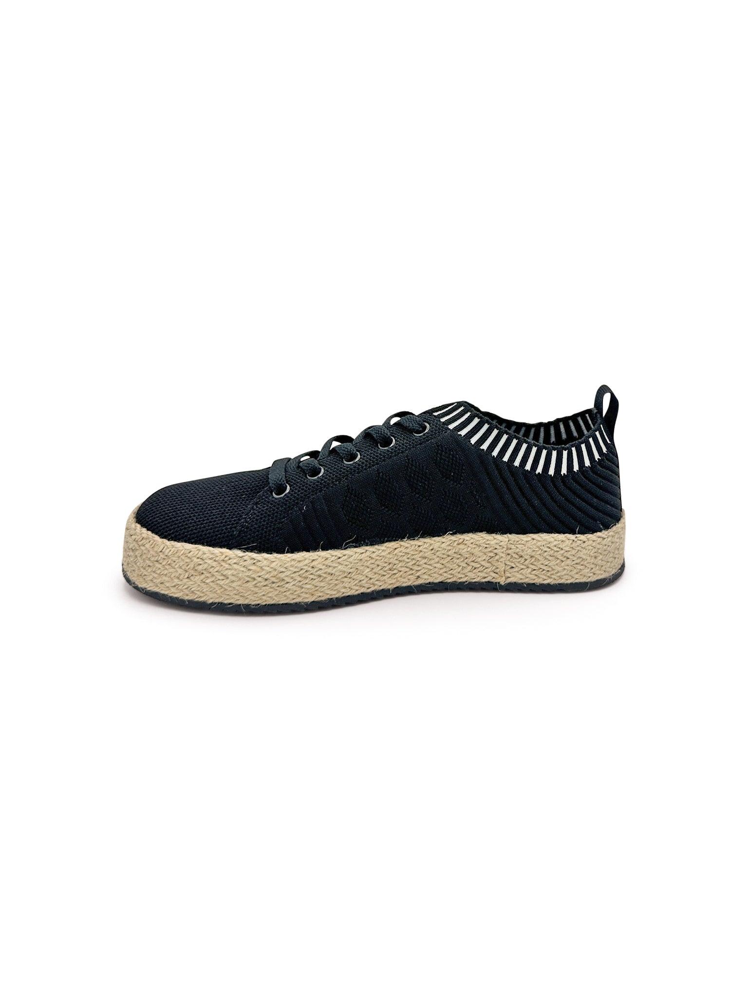 Yaras Sneakers in Black (Online Exclusive) Product Image