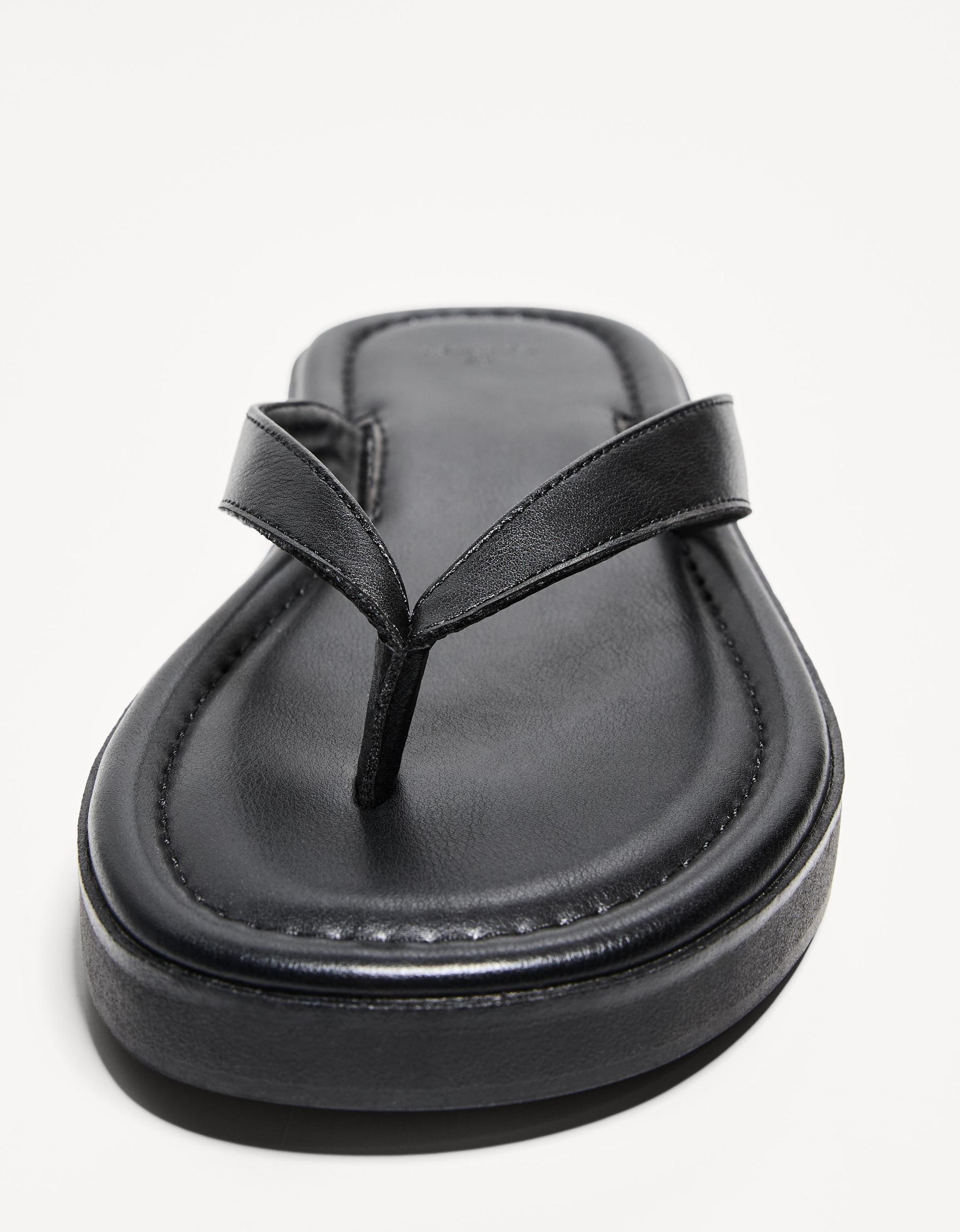 Flat sandals with straps Product Image