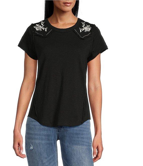 Reba Knit Jersey Embroidered Crew Neck Short Sleeve Shirttail Hem T-Shirt Product Image