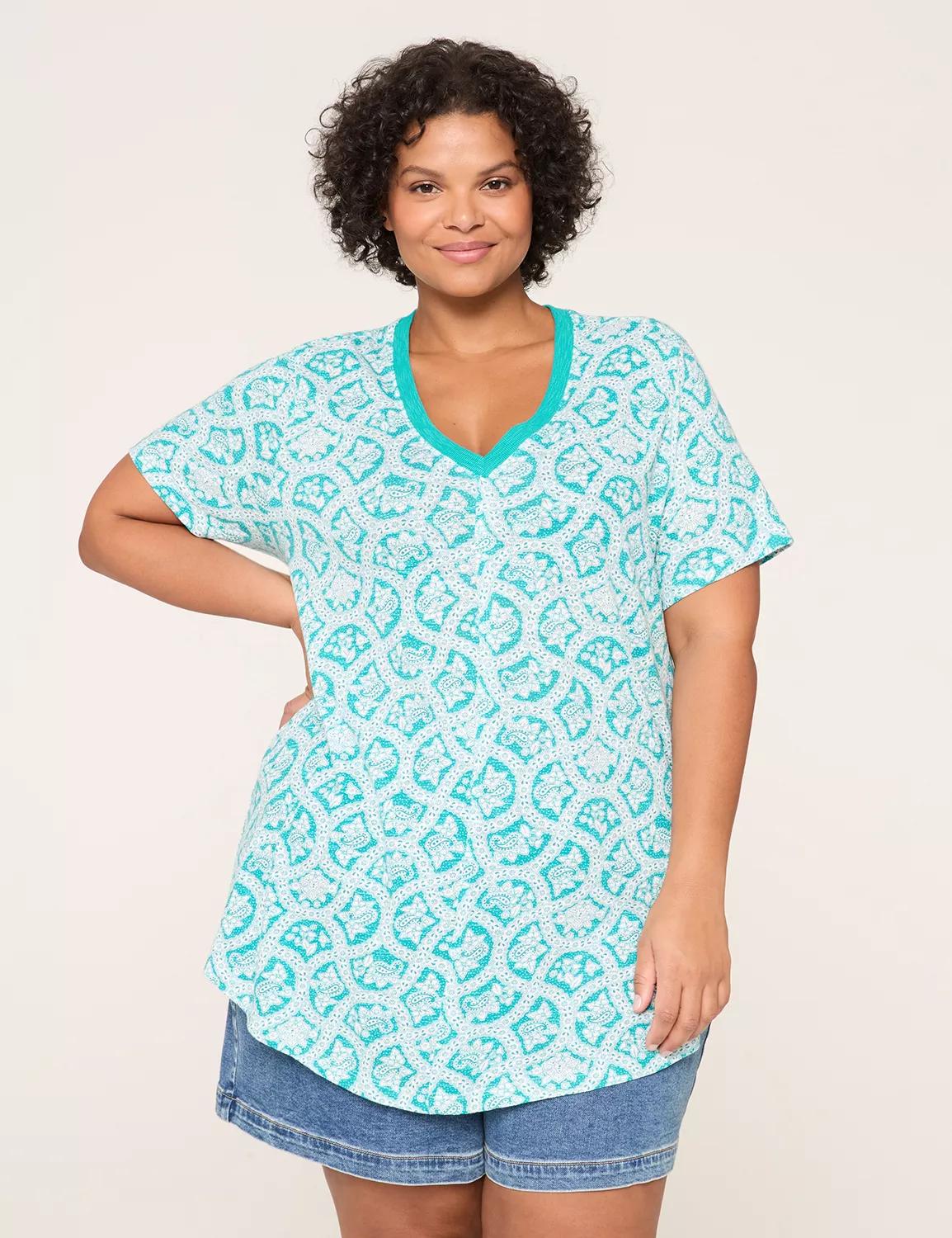 Short-Sleeve V-Neck Seamed Tee Product Image