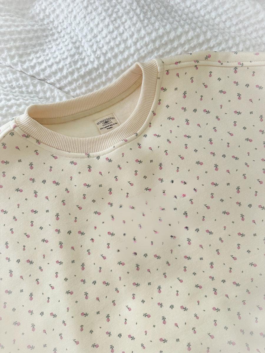 Blank Toasted Cream Roses Sweatshirt Product Image