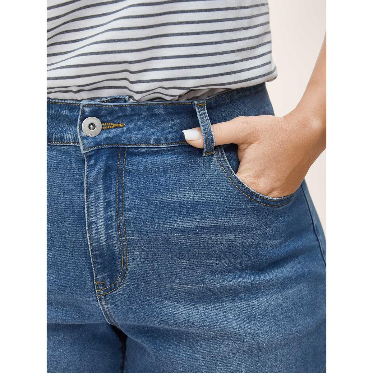 Plus Size Stretchy Roll Hem Denim Shorts Women Denimlightblue Medium stretch Casual Slanted pocket Leisure Denim Shorts BloomChic 16/1X Product Image