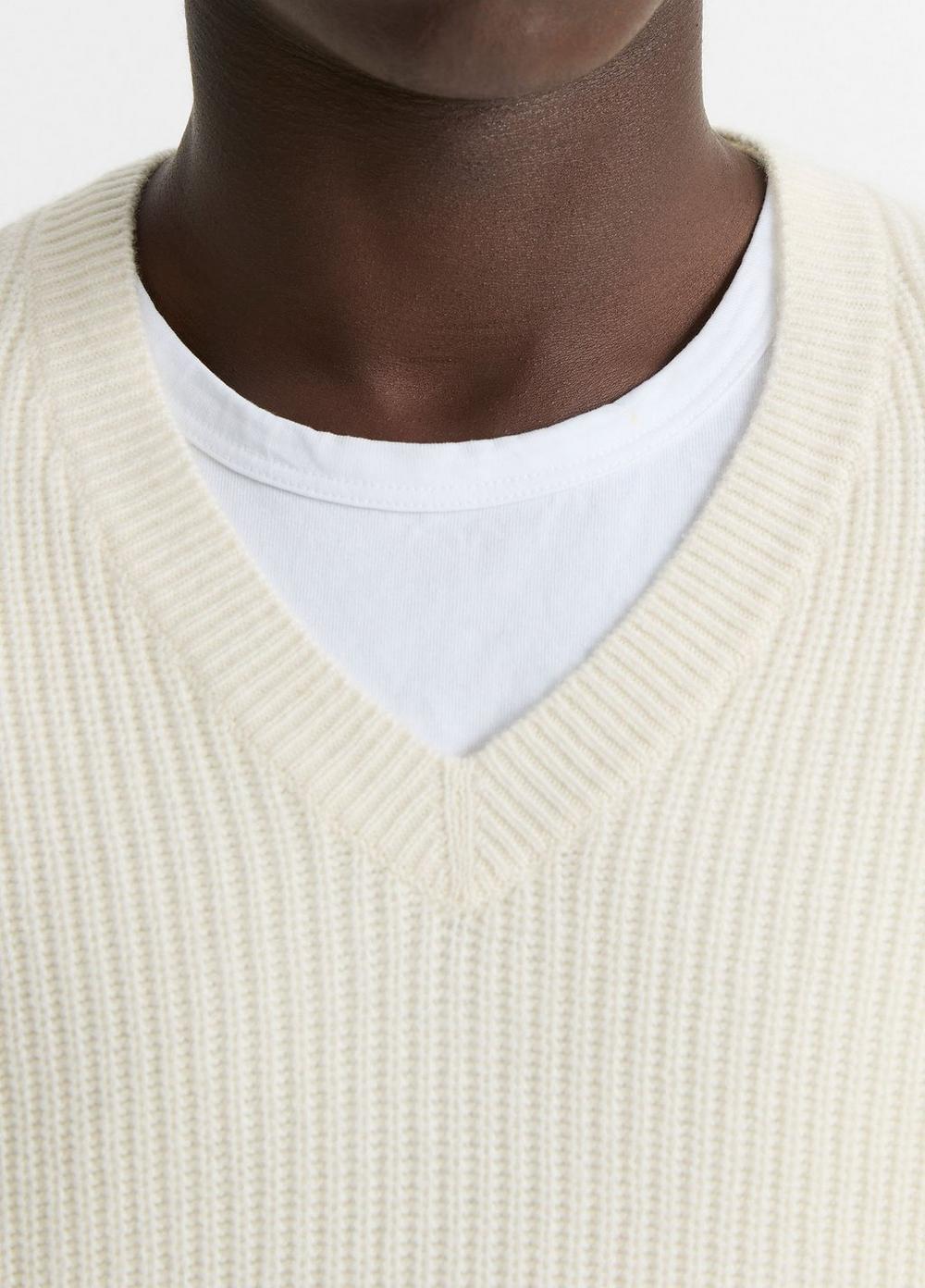 Shaker-Stitch Wool-Cashmere V-Neck Sweater Product Image