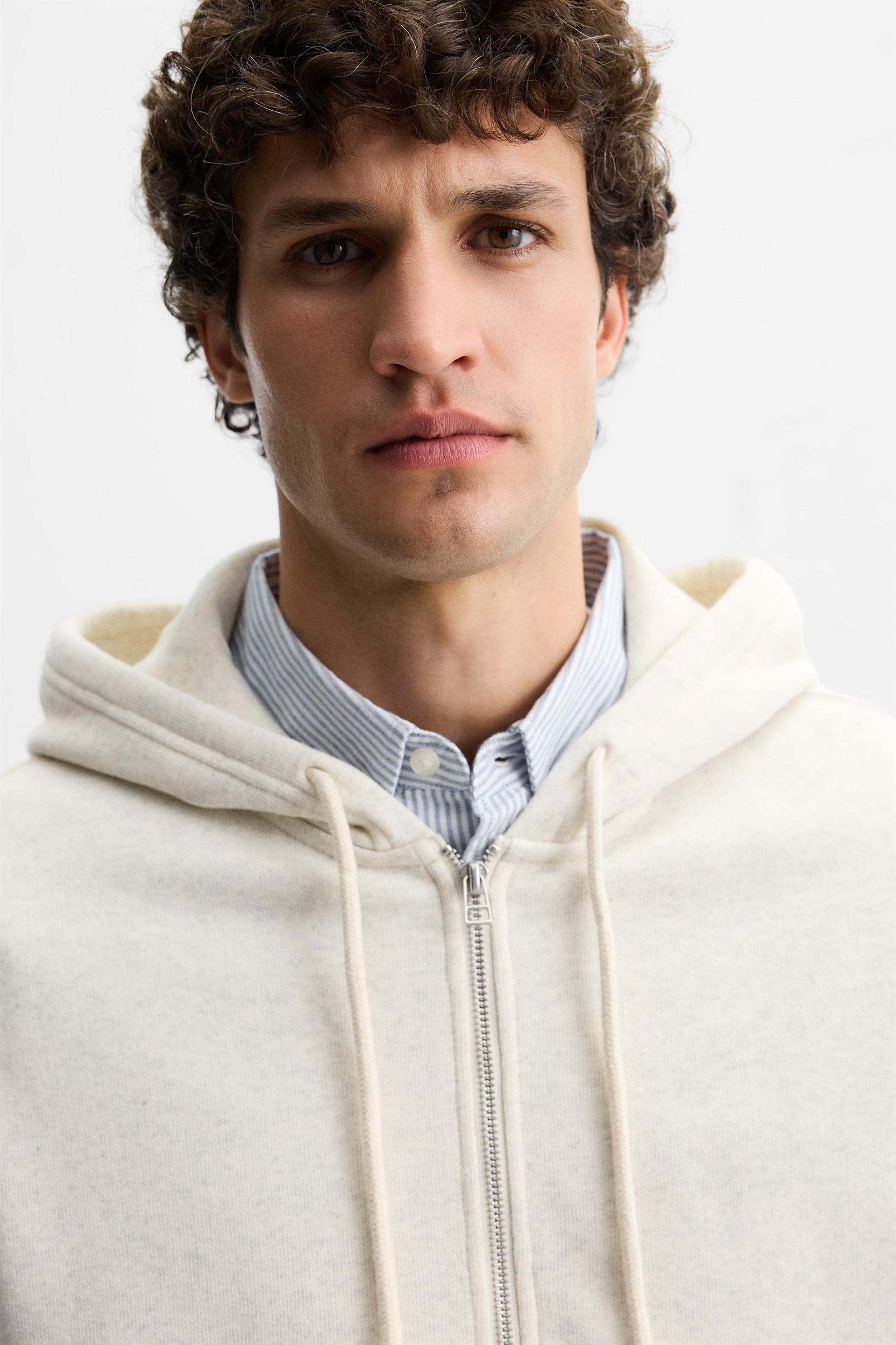 HOODED SWEATSHIRT WITH ZIP Product Image