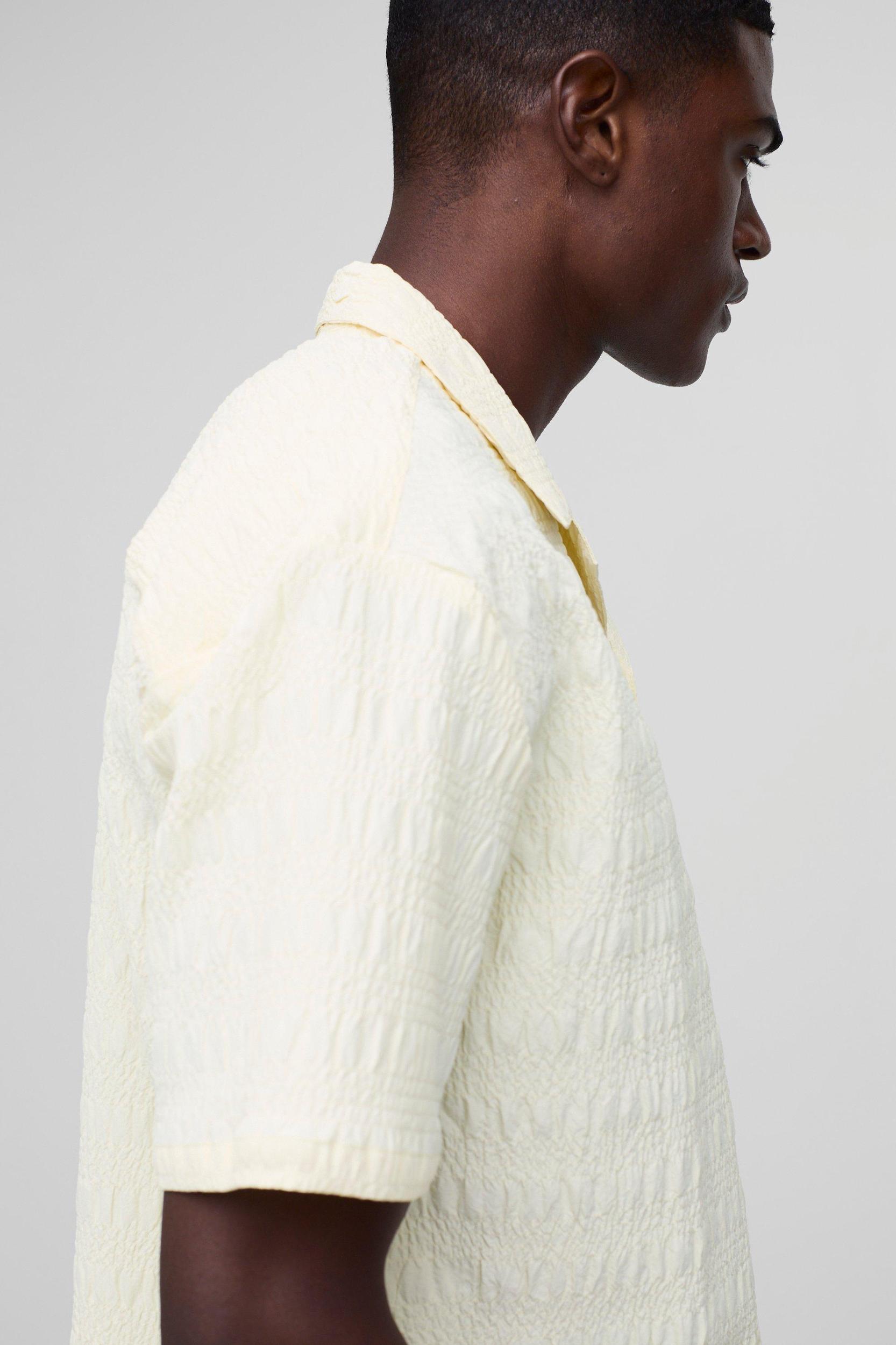 Man Oversized Seersucker Revere Shirt | boohooMAN USA Product Image