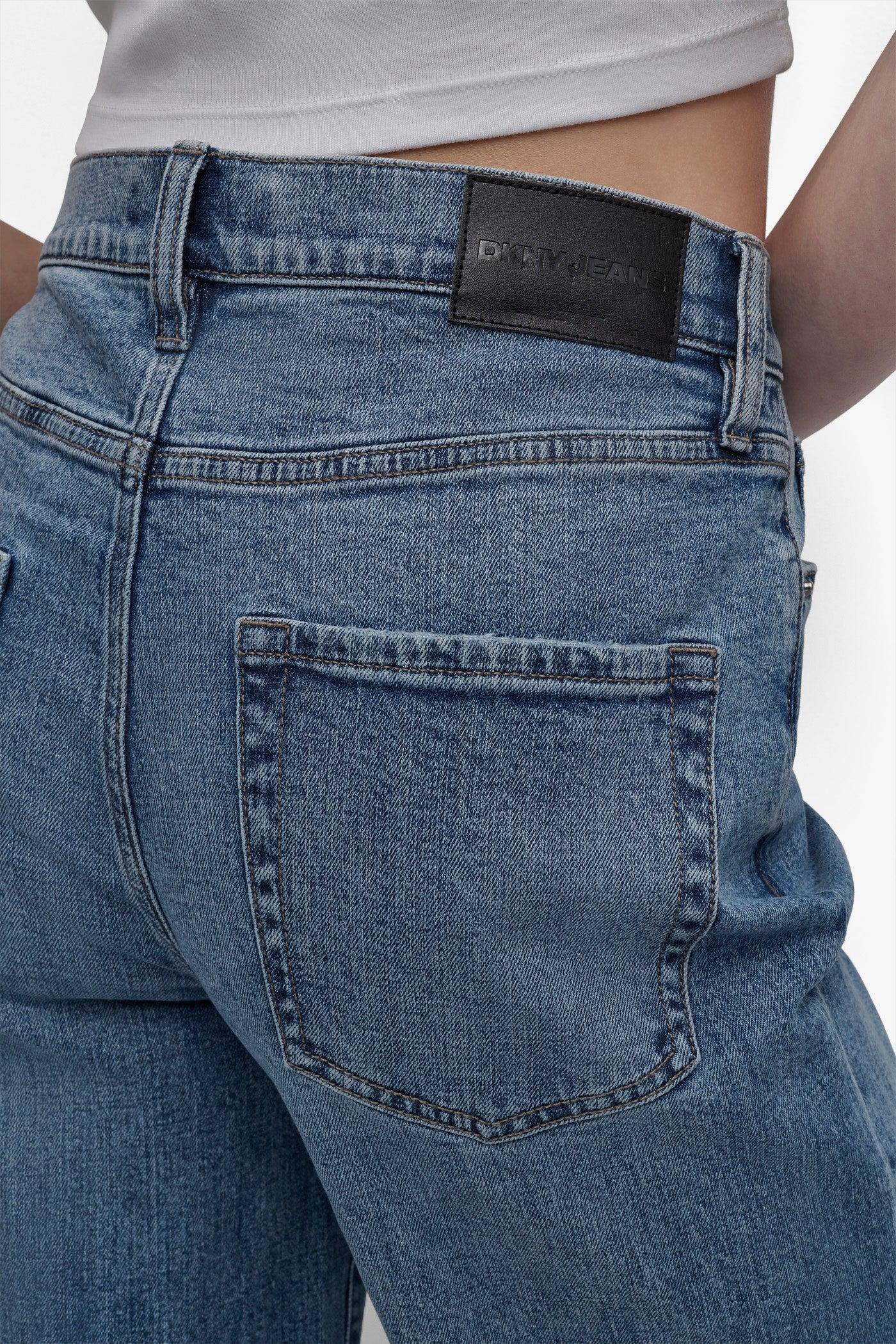 HIGH-RISE TAILORED WIDE-LEG JEAN Product Image