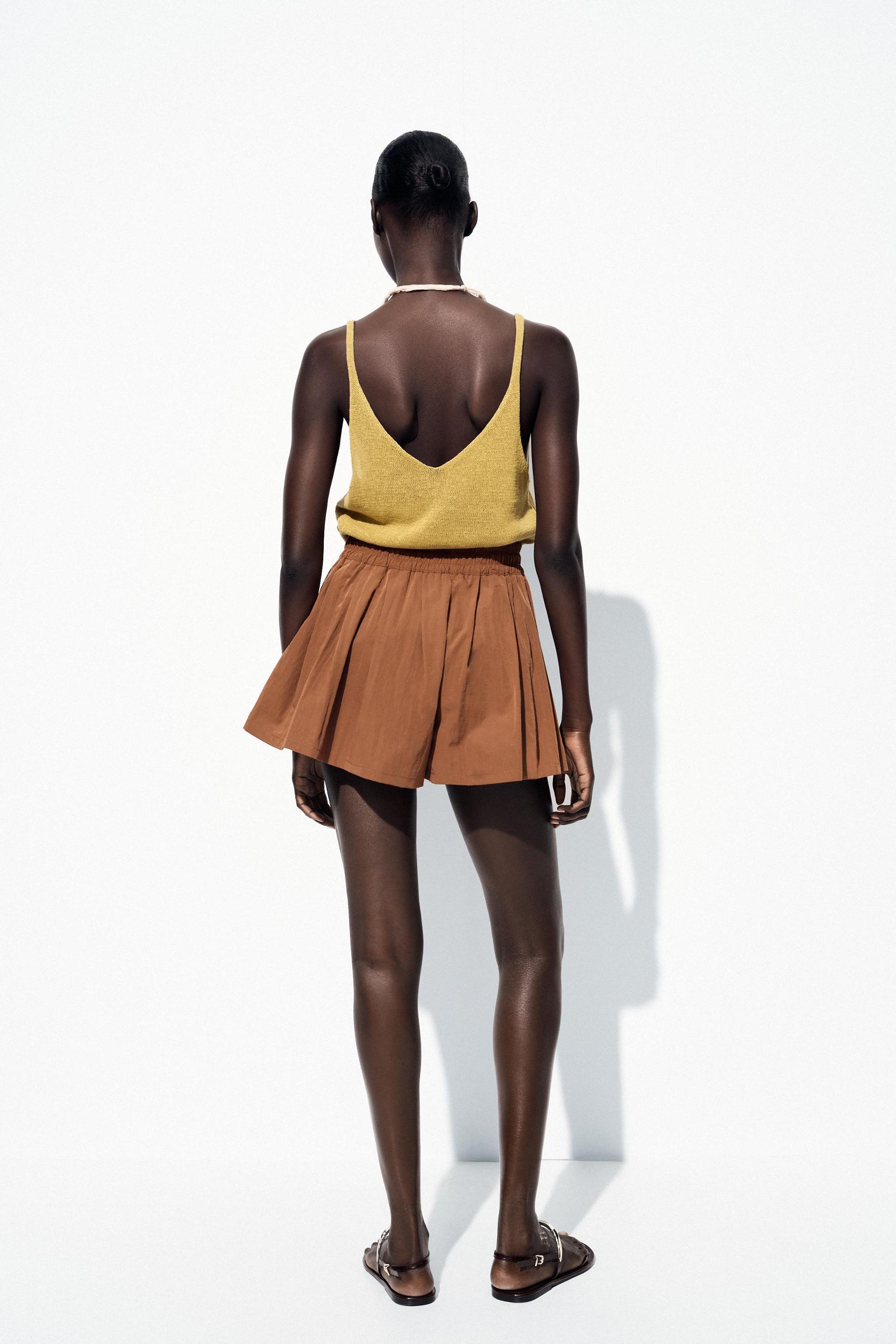 ELASTIC WAIST SHORTS Product Image