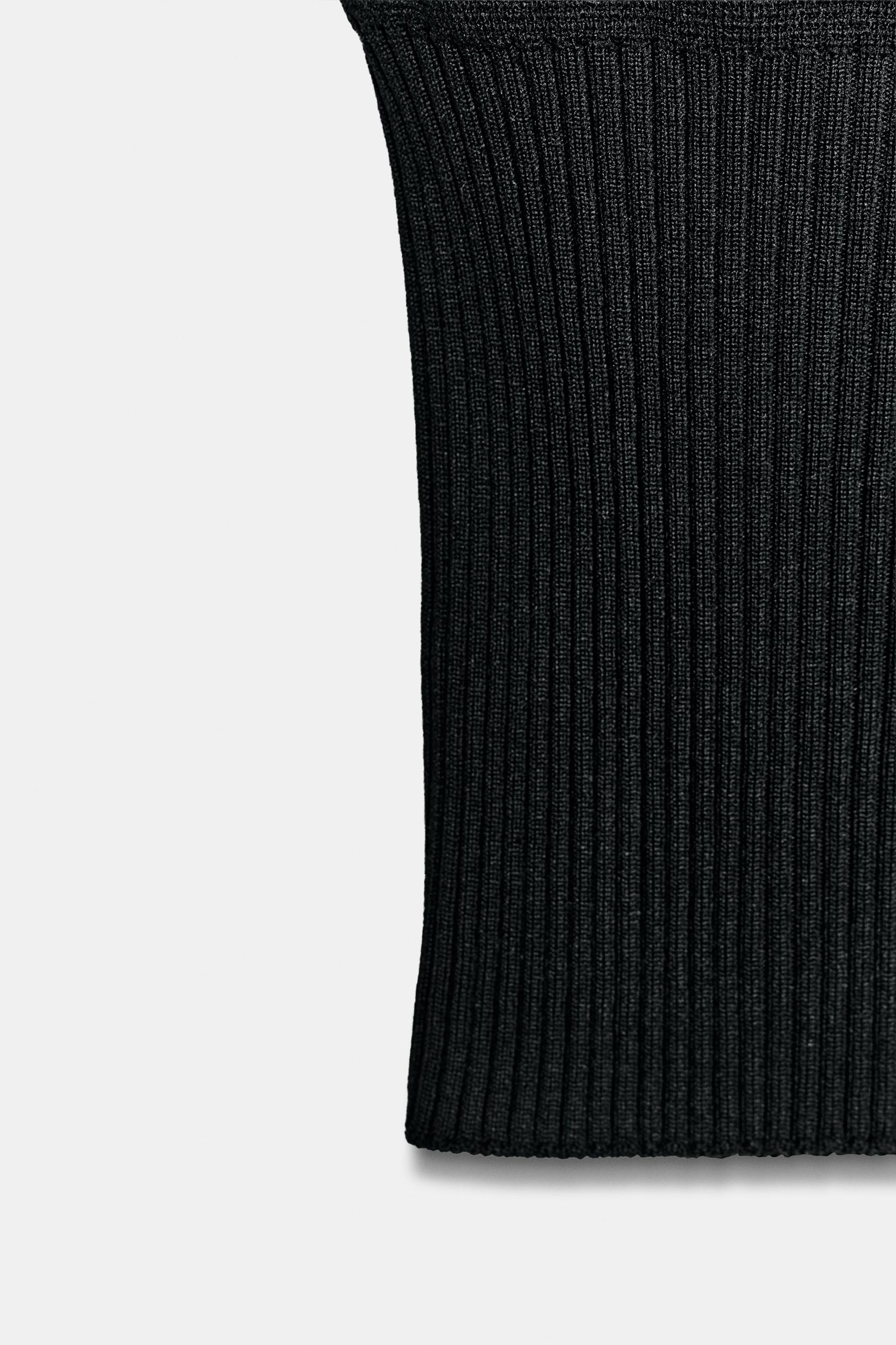 SHOULDER PAD KNIT TOP Product Image